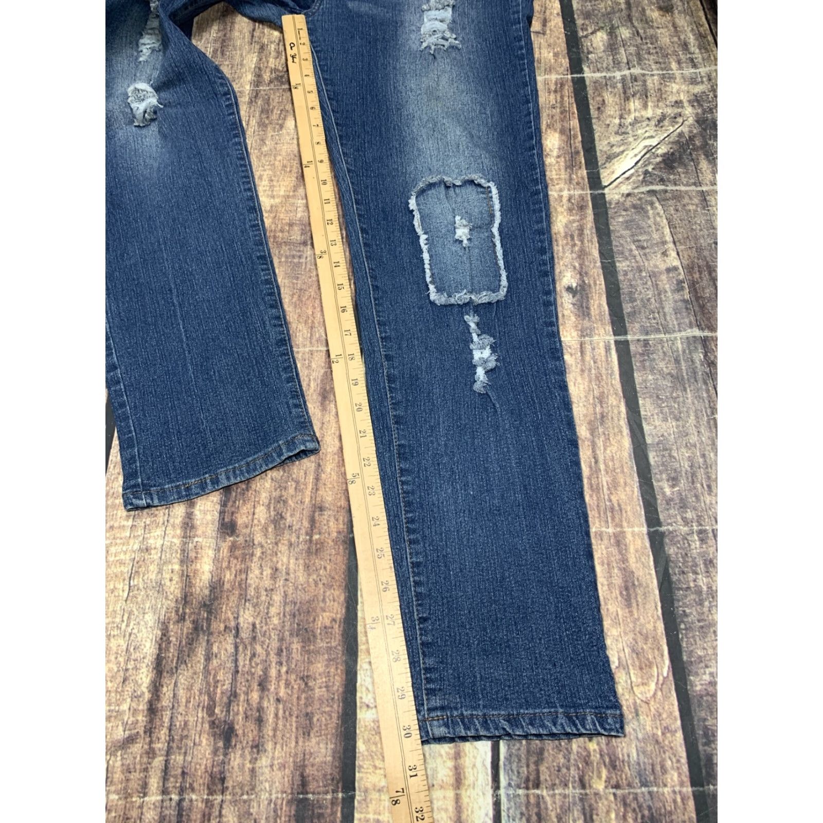 Vintage American Quality AQ Jeans Women Skinny 5-Pocket Stretch Distressed Ripped 36x31 Blue(Size 18) Size 40" / US 18 - 2 Thumbnail