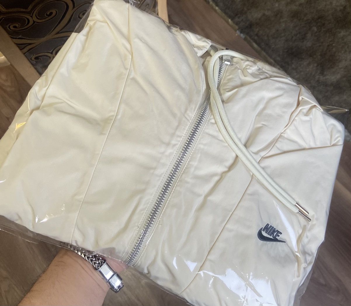 Nike Off white colored Nike Windbreaker L Size US L / EU 52-54 / 3 - 5 Thumbnail