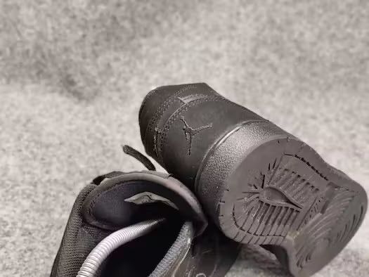Nike 🔥 Nike Air Jordan 1 Mid GS Black Vintage Hi-Top Sneakers Size US 6.5 / EU 39-40 - 16 Thumbnail