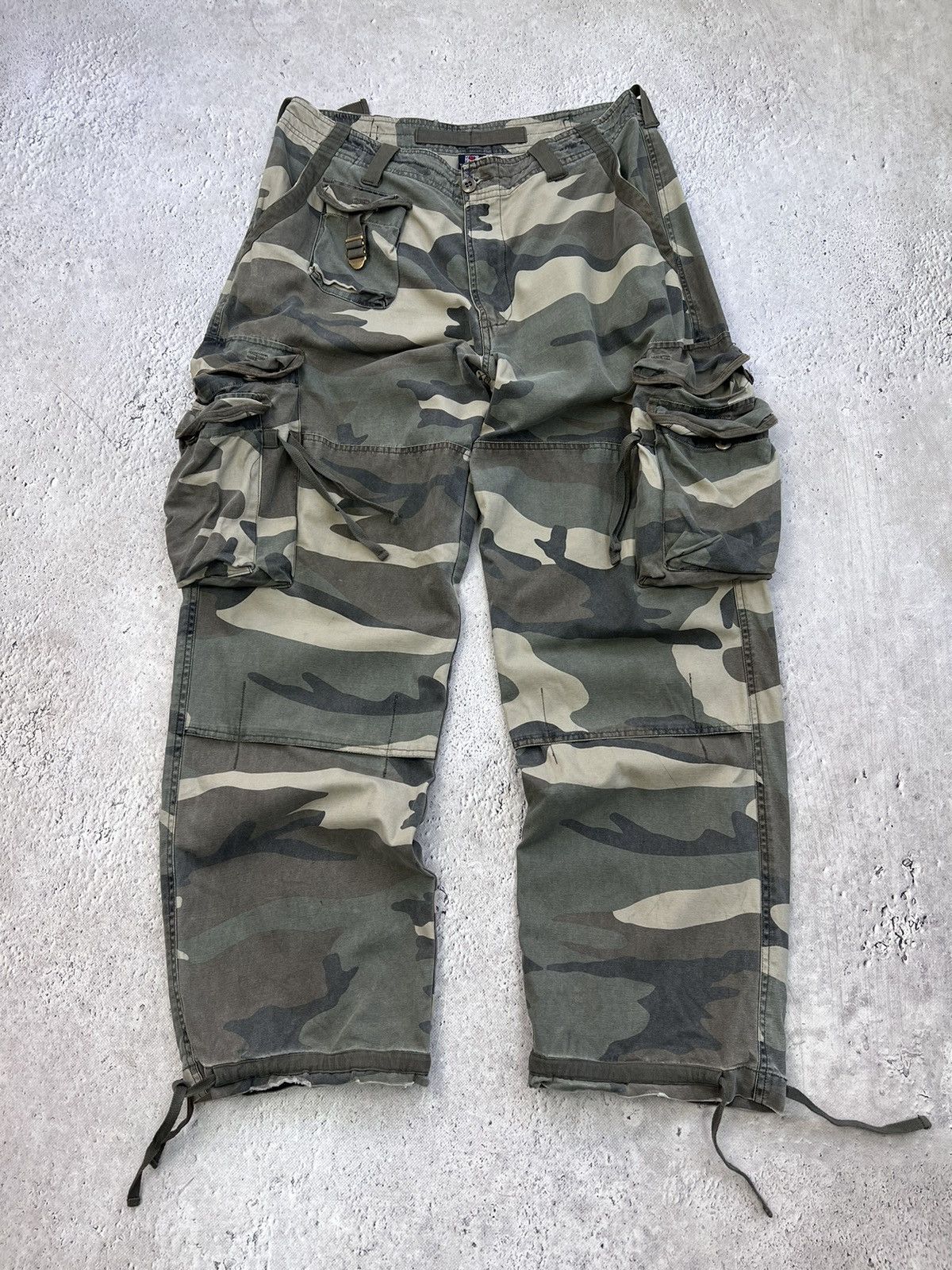 Japanese Brand × Vintage Crazy Vintage Y2K/2000s Real Tree Camo Skater Cargo Pants! Size US 32 / EU 48 - 2 Thumbnail
