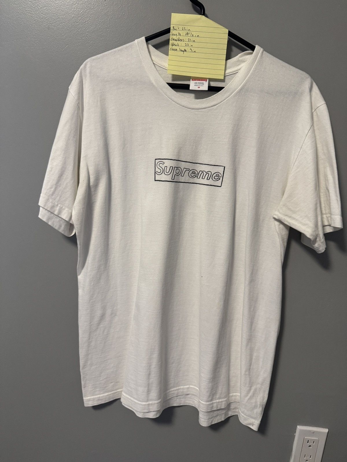 Supreme logo box tee size M