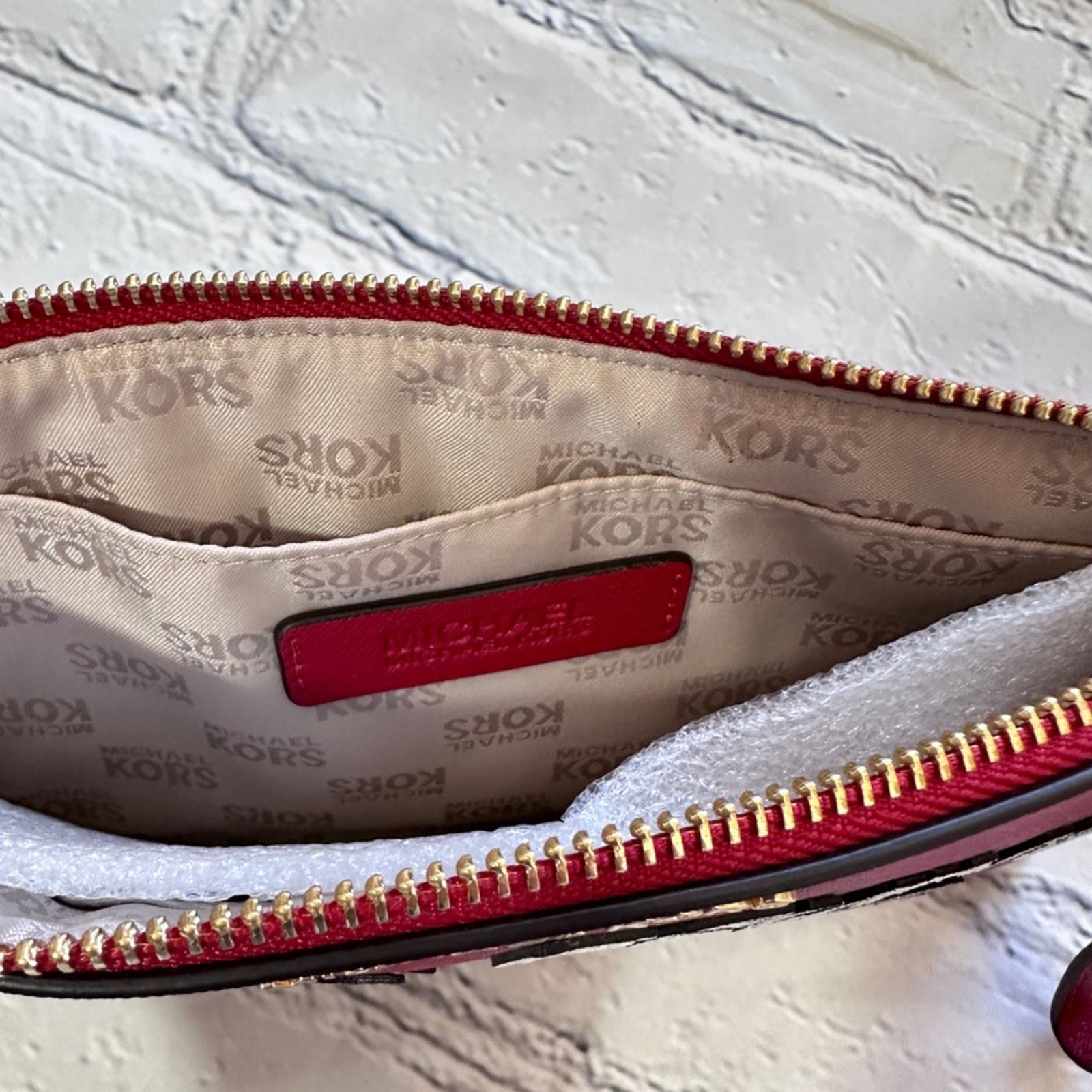 Michael Kors NWT Michael Kors Illustrations Beijing City Clutch in Red Size ONE SIZE - 4 Thumbnail
