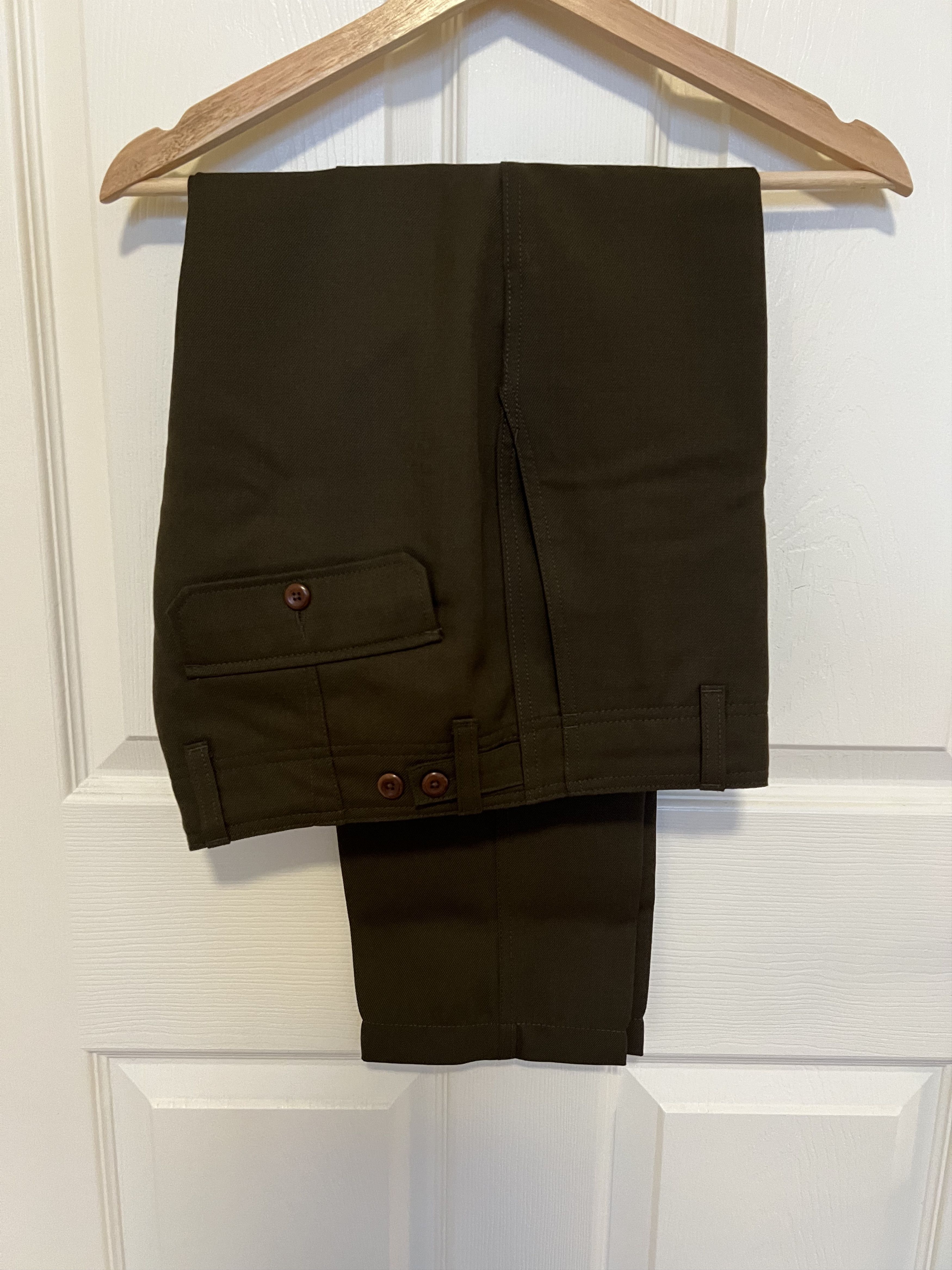 image of Banana Republic Tapered Cargo Pant in Olive, Men's (Size 31)