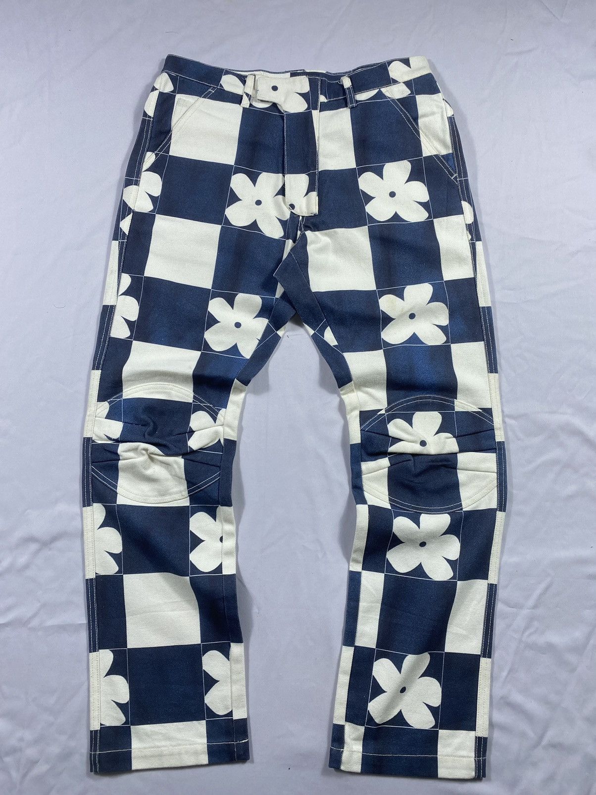 Beauty Beast Japanese The Museum Visitory Flower Lasered Jeans Size US 31 - 2 Thumbnail