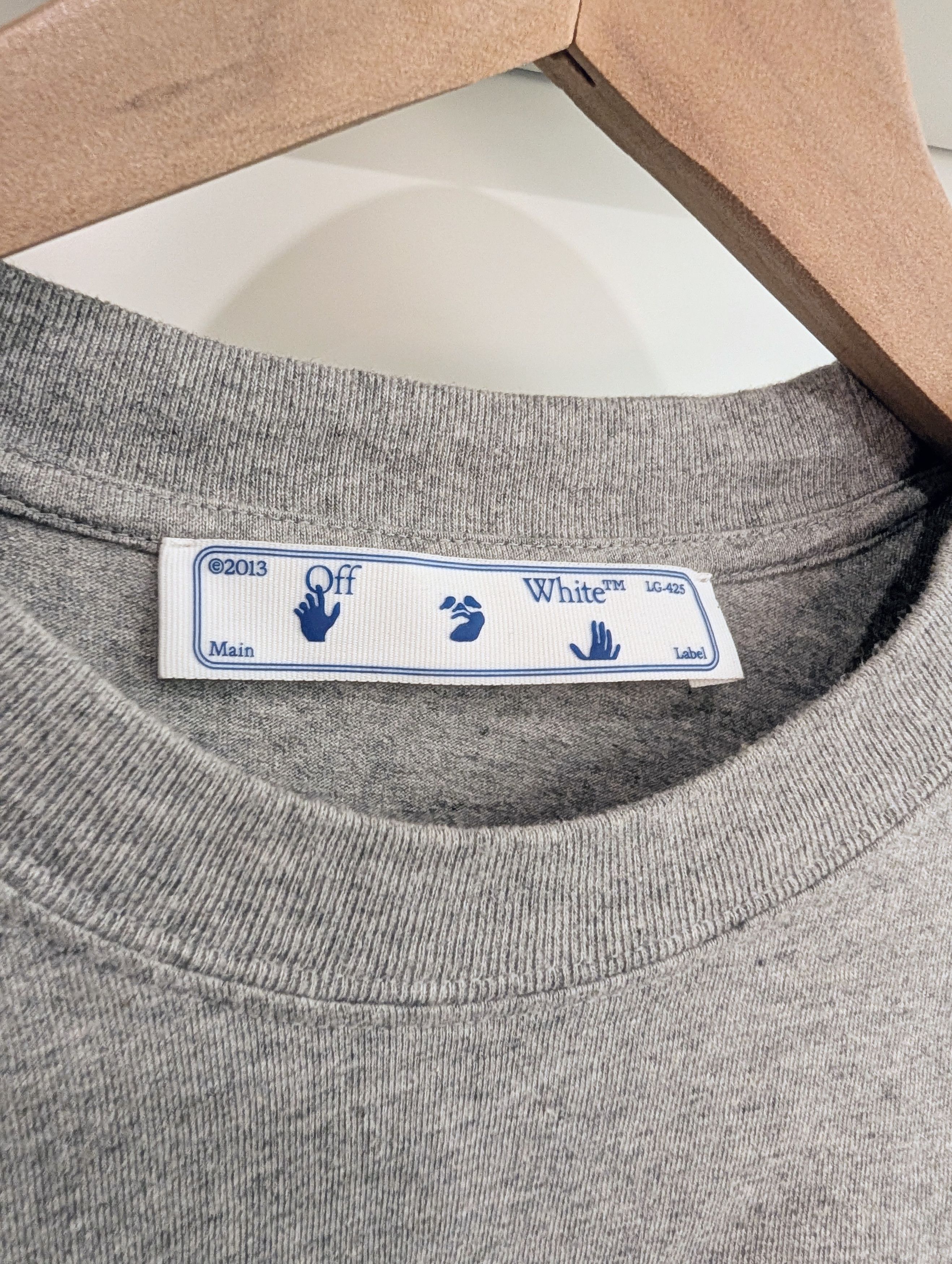 Off-White l/s Skate Tee with sewn arrow logo, L Size US L / EU 52-54 / 3 - 5 Thumbnail