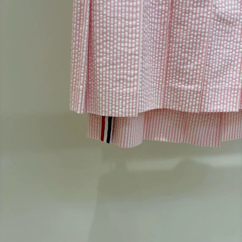 Thom Browne Thom Browne A pleated skirt in light pink Size 25" / US 0 / IT 36 - 5 Thumbnail