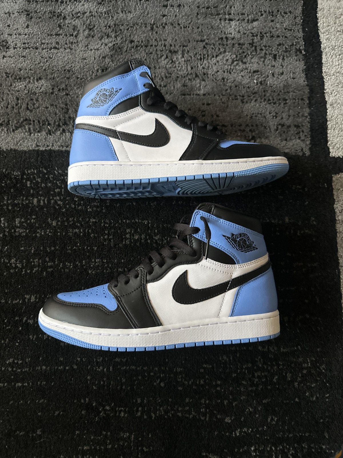 Jordan Brand University Jordan 1’s Size US 9.5 / EU 42-43 - 1 Thumbnail