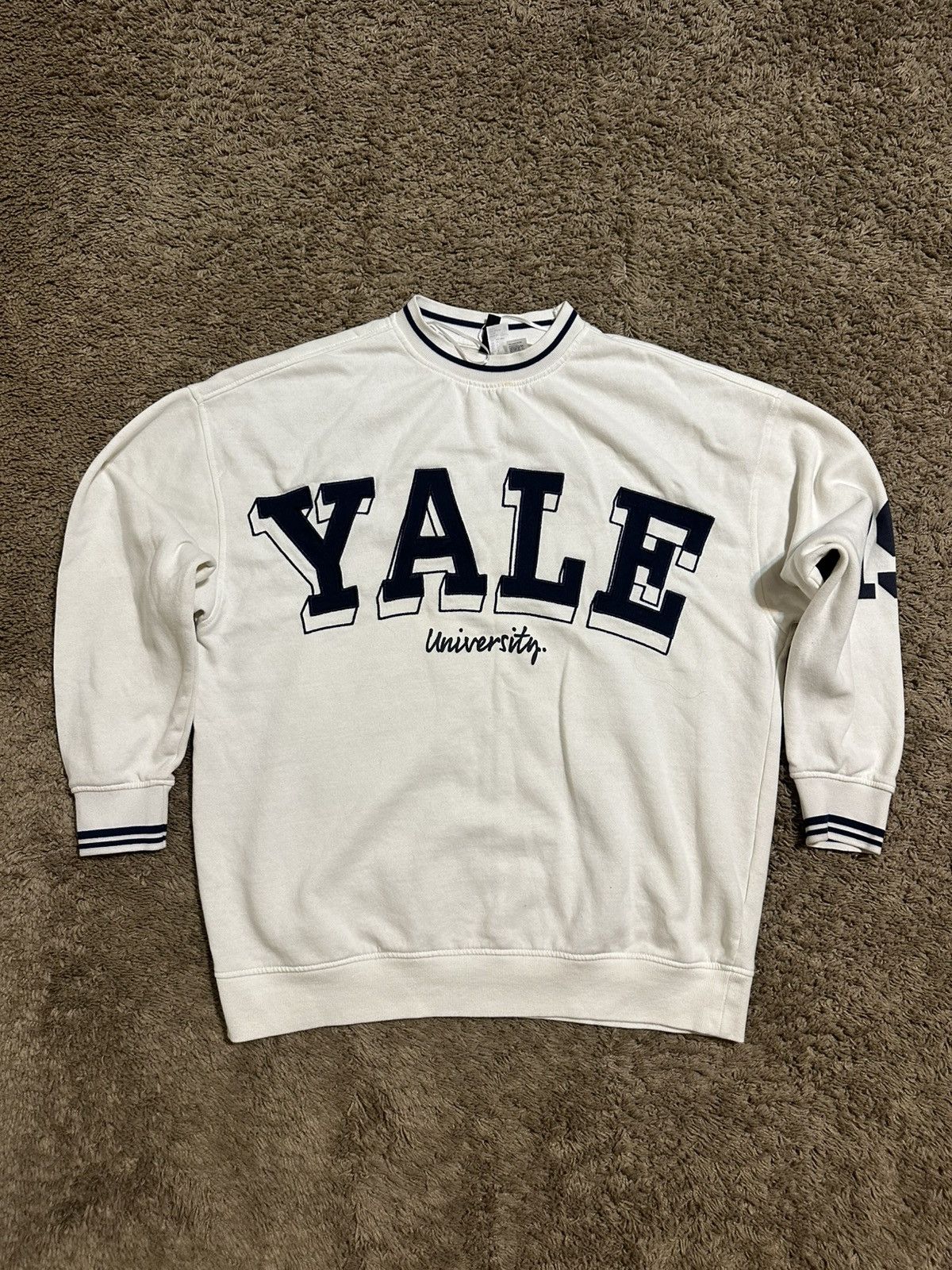 NCAA Vintage Woman’s Yale University White sweater 00s size small Size S / US 4 / IT 40 - 1 Thumbnail