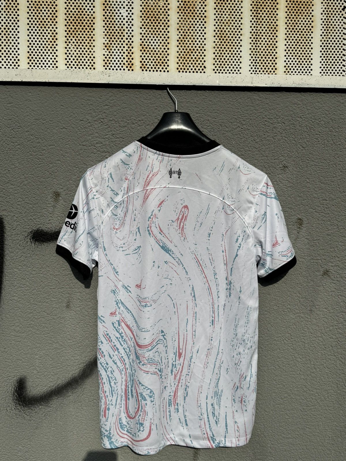 Nike Nike Liverpool Soccer Jersey White Size US M / EU 48-50 / 2 - 7 Thumbnail
