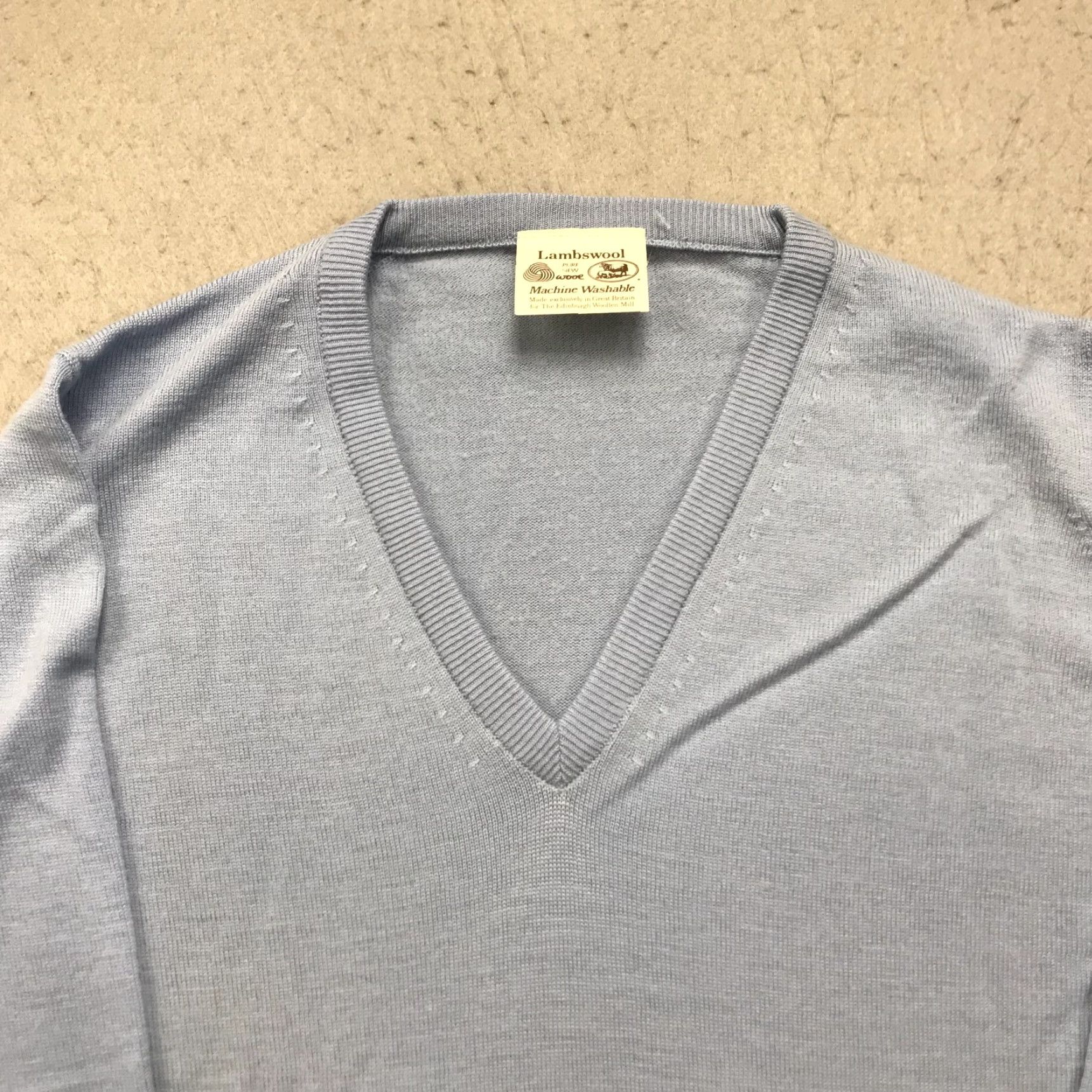 Vintage VINTAGE Edinburgh Woollen Mill Sweater Mens M Blue Wool Lambswool V-Neck Jumper Pullover Knit Men Size US M / EU 48-50 / 2 - 2 Thumbnail