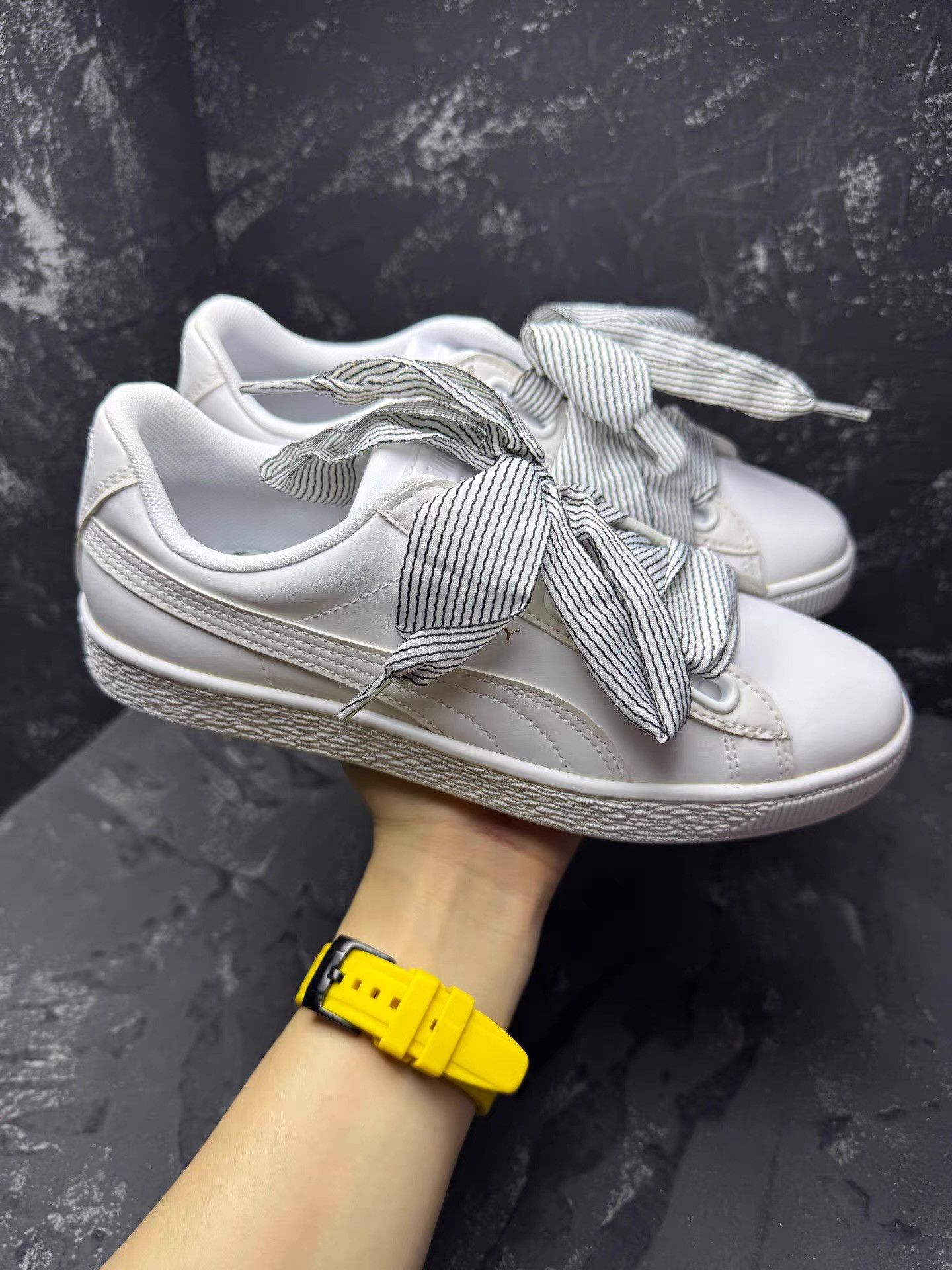 Puma PUMA White Milk Sneakers with Ribbon Q10 Size US 8.5 / IT 38.5 - 2 Thumbnail