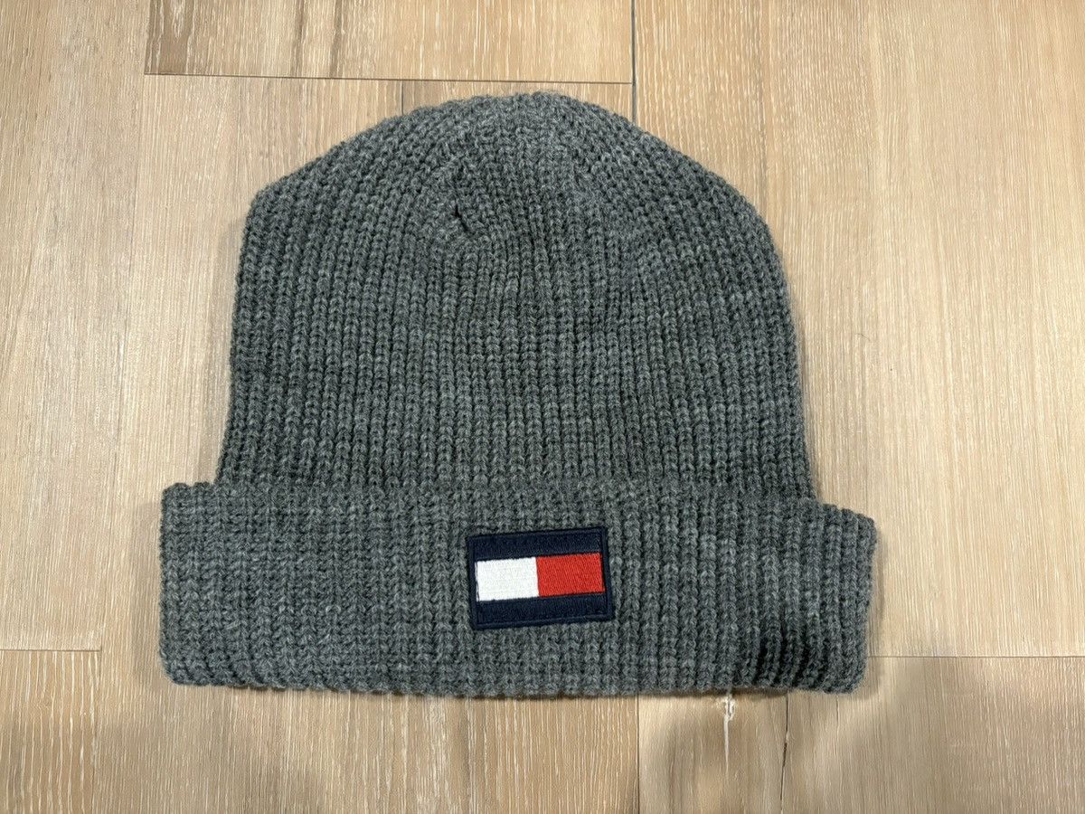 Tommy Hilfiger Tommy Hilfiger Knit Beanie Hat Navy/Red/White Winter Hat Size ONE SIZE - 1 Thumbnail