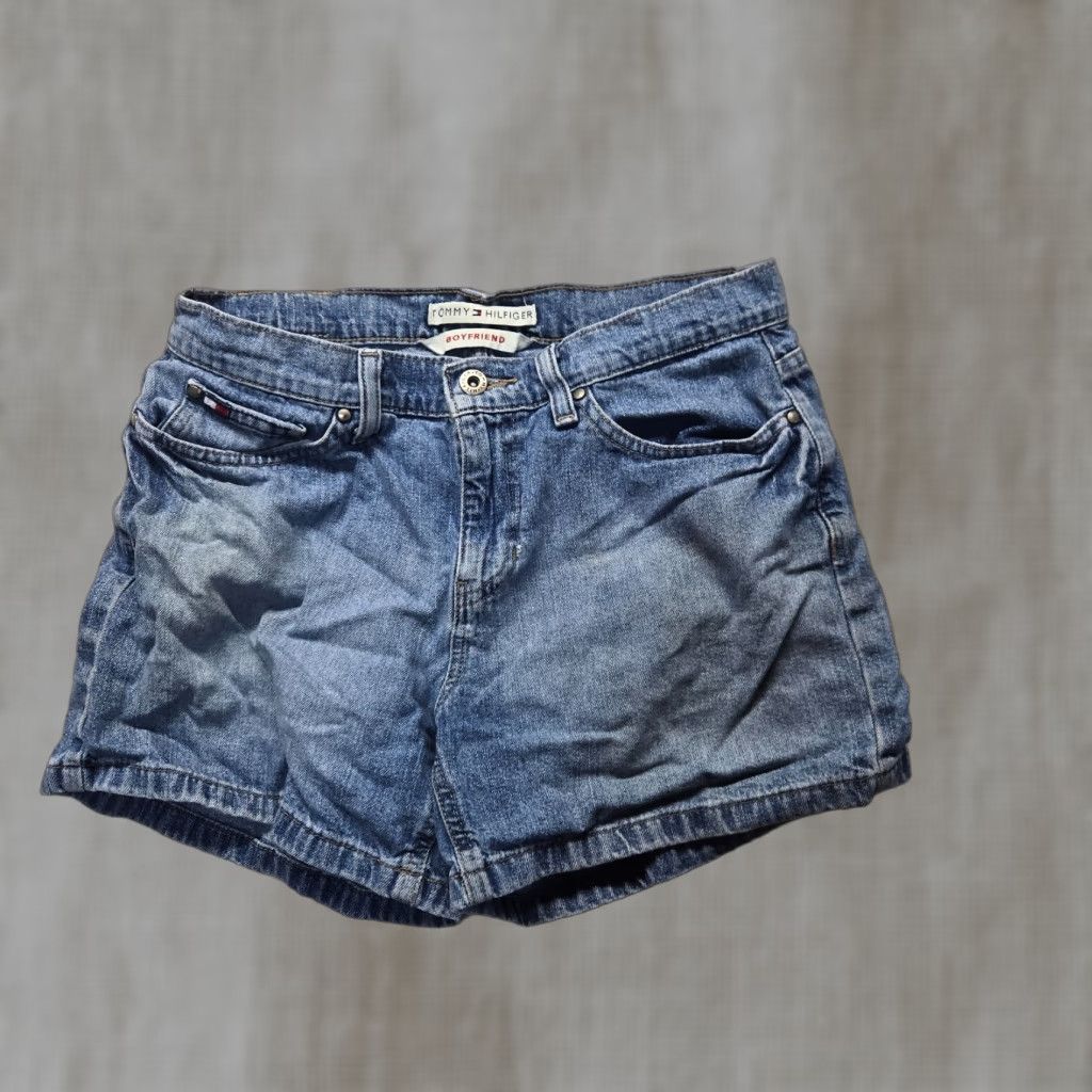 Tommy Hilfiger VINTAGE Tommy Hilfiger Denim Blue Jean Shorts Women's Size 6 Low Rise 5-Pocket Boyfriend Size 28" / US 6 / IT 42 - 1 Thumbnail