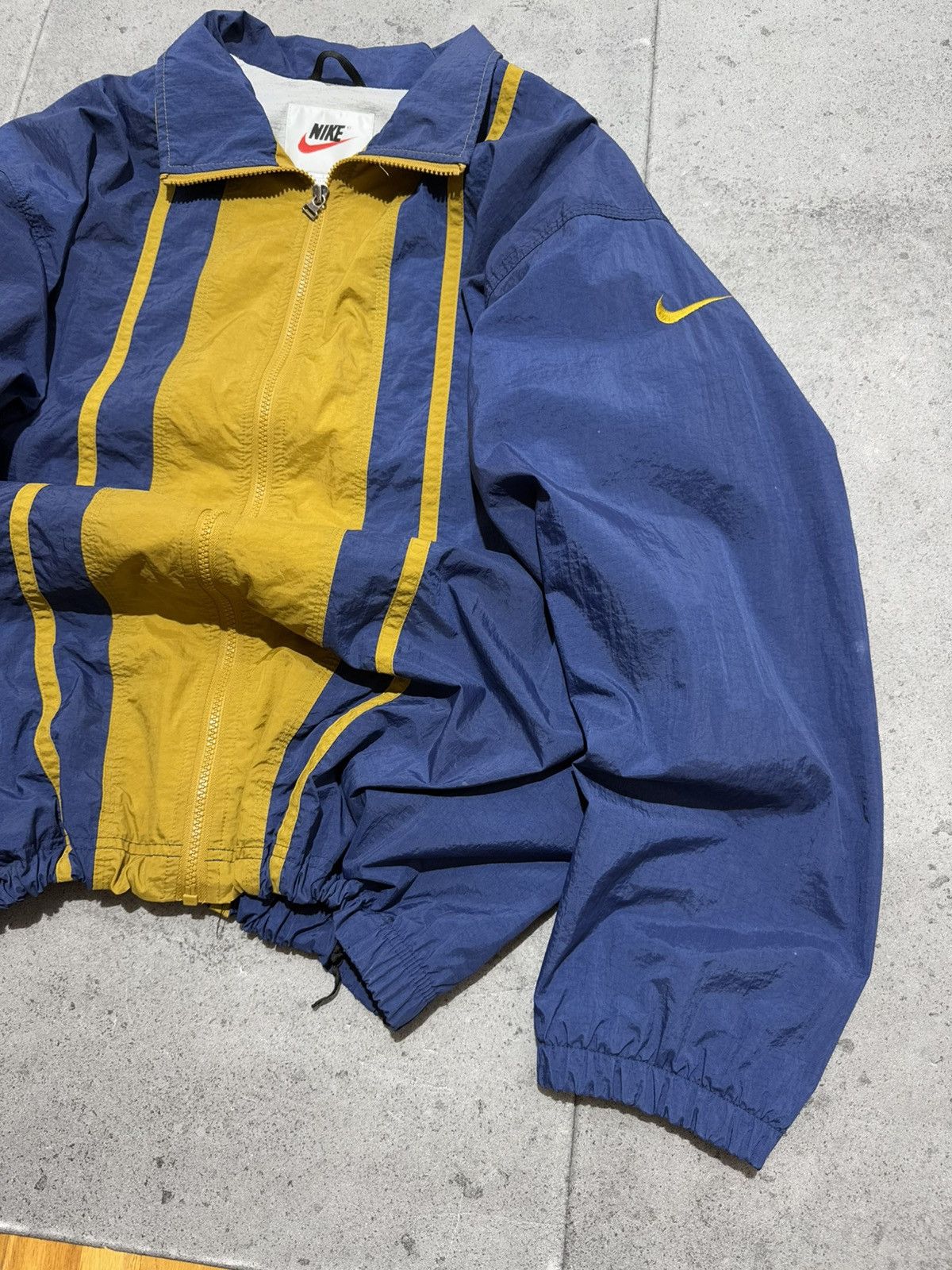 Nike Vintage 90s Nike Nylon Light Jacket Swoosh Boxy Adjustable Size US L / EU 52-54 / 3 - 3 Thumbnail