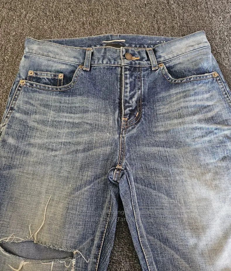 Saint Laurent Paris Saint Laurent D02 Distressed Denim Jeans. Size US 28 / EU 44 - 2 Thumbnail