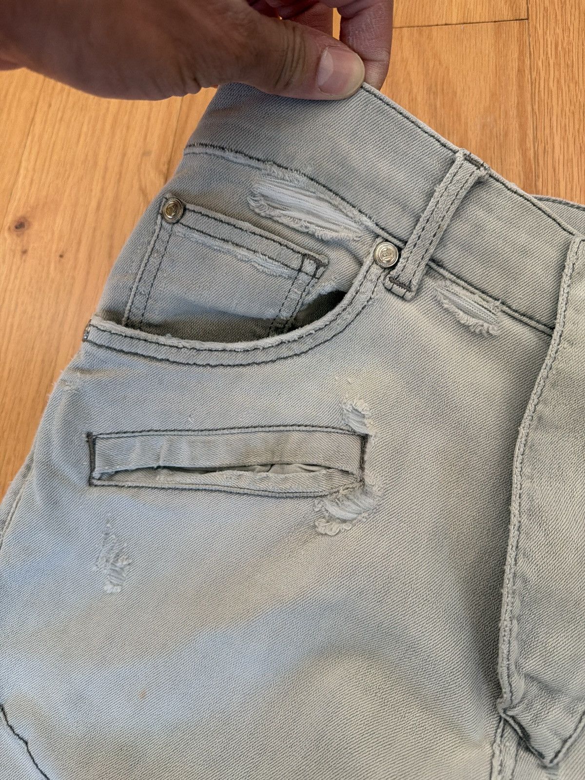 Pierre Balmain Pierre Balmain Light Grey Thrashed Biker Moto Skinny Denim. Size US 33 - 6 Thumbnail