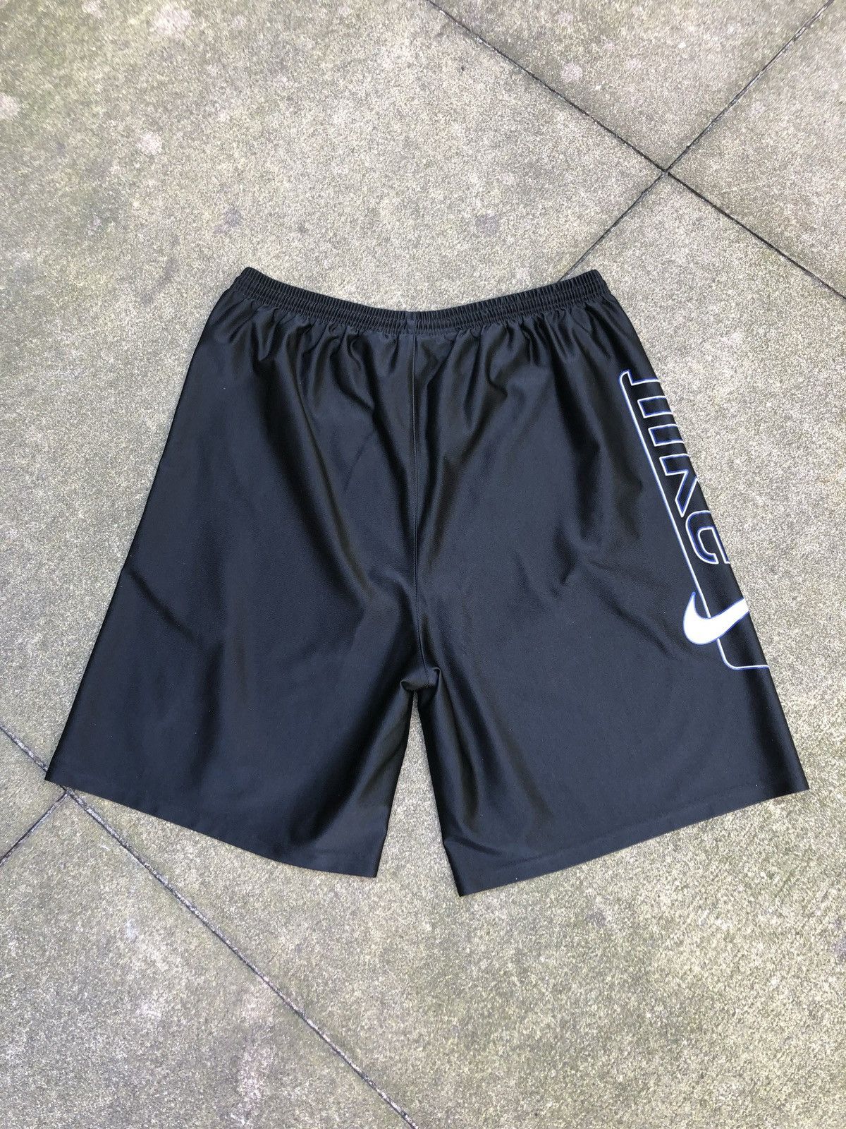 Nike Nike Shorts Size US 34 / EU 50 - 2 Thumbnail