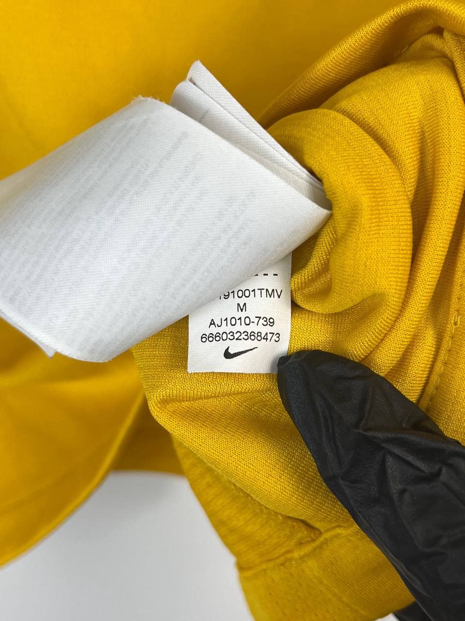 Nike YOUNG BOYS BERN NIKE AWAY SHIRT NOÉ #10 SIZE XS Size US XS / EU 42 / 0 - 4 Thumbnail