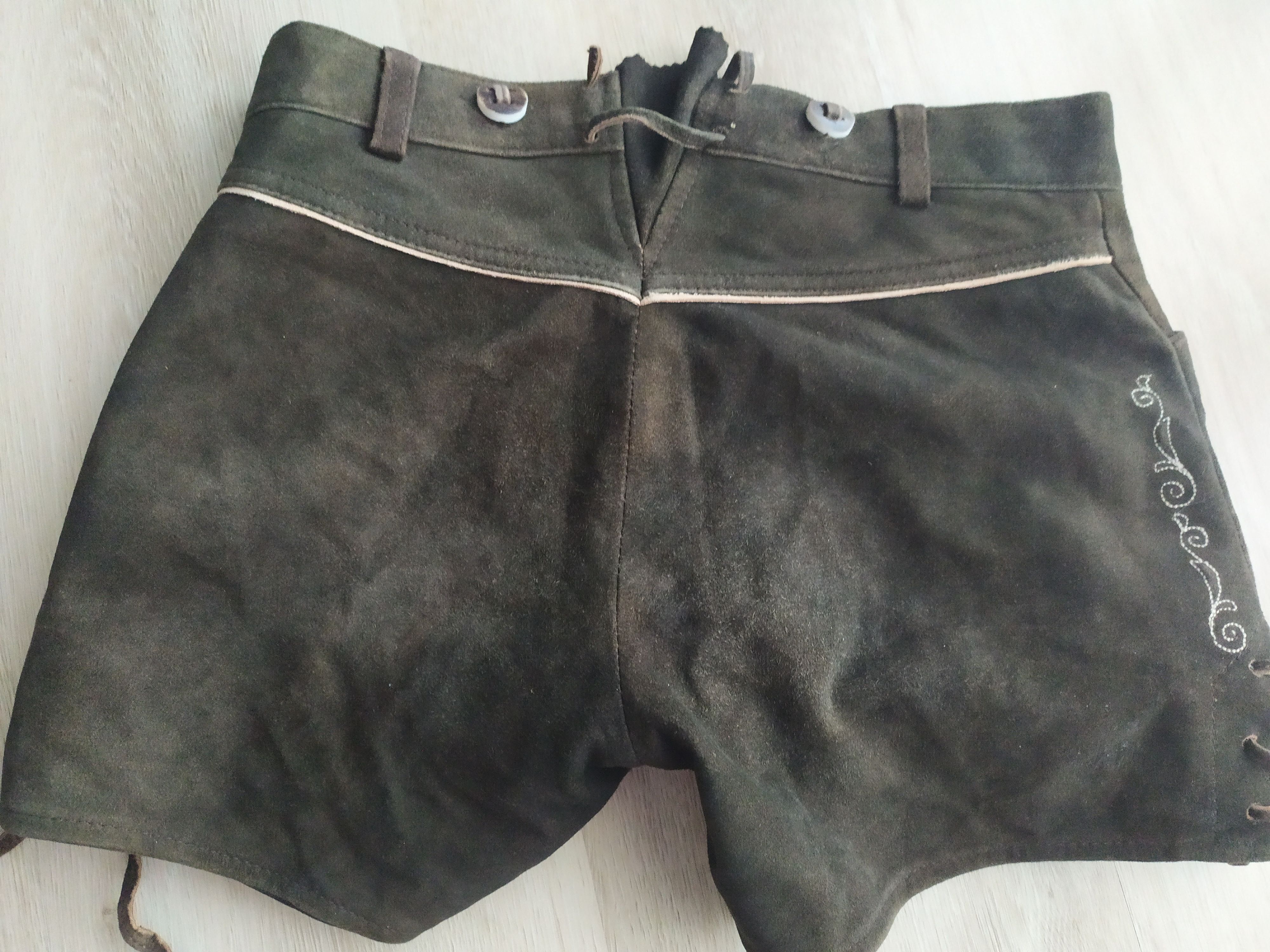 The Difference Women Lederhosen German Traditional Leather Shorts drindl Size 32" / US 10 / IT 46 - 5 Thumbnail