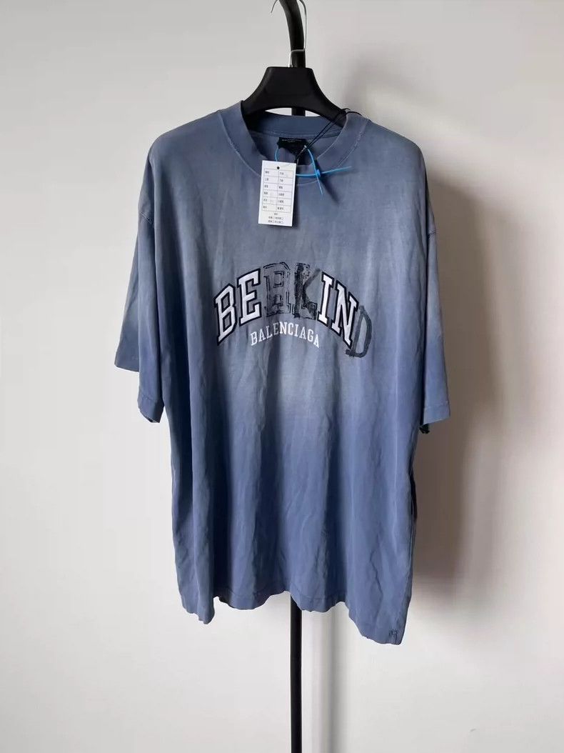 Balenciaga Balenciaga Monogrammed crewneck pullover short sleeve T-sh Size US L / EU 52-54 / 3 - 1 Thumbnail