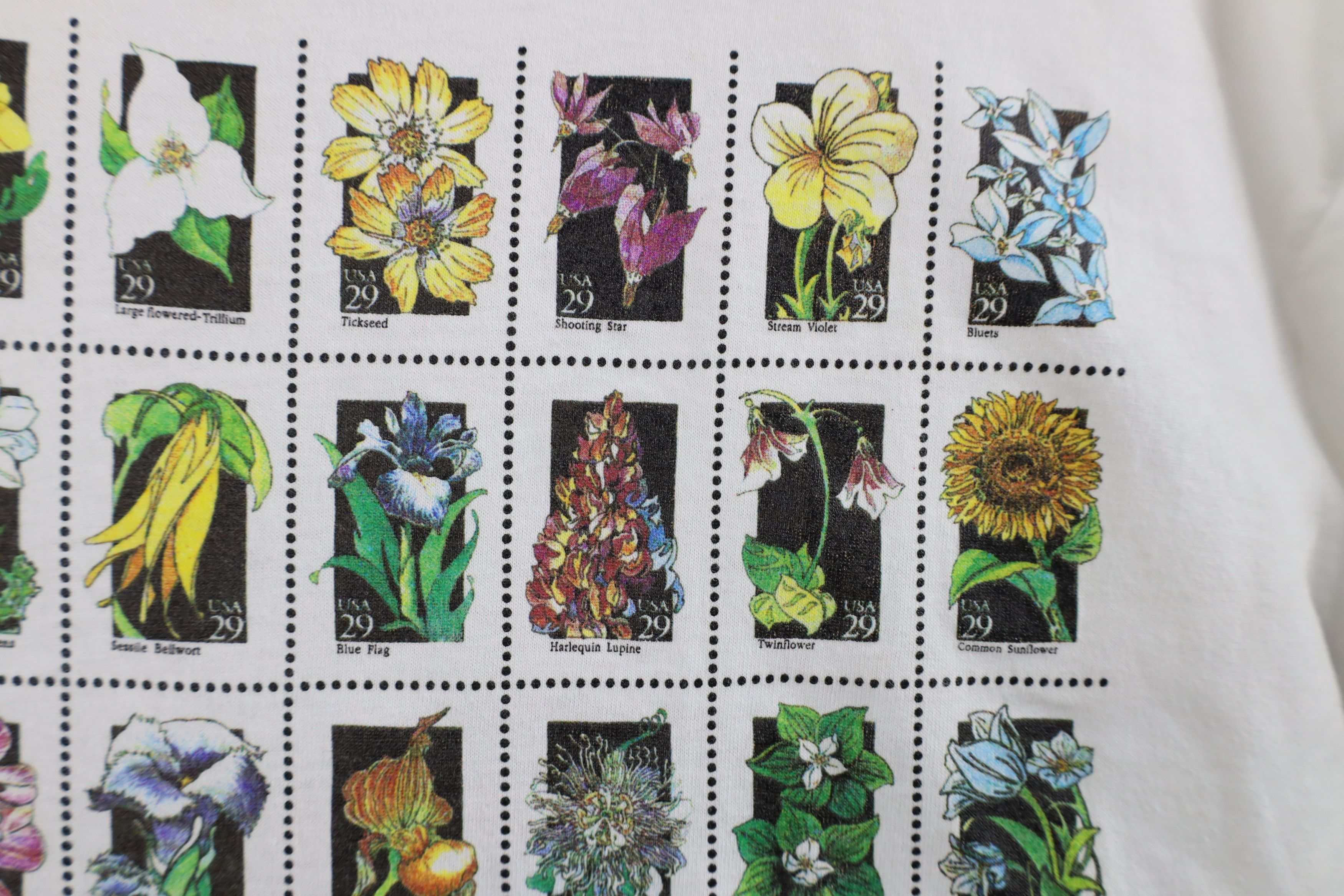 Vintage Vintage 90s Streetwear Postage Stamps Flower T-Shirt USA Size XL / US 12-14 / IT 48-50 - 9 Thumbnail