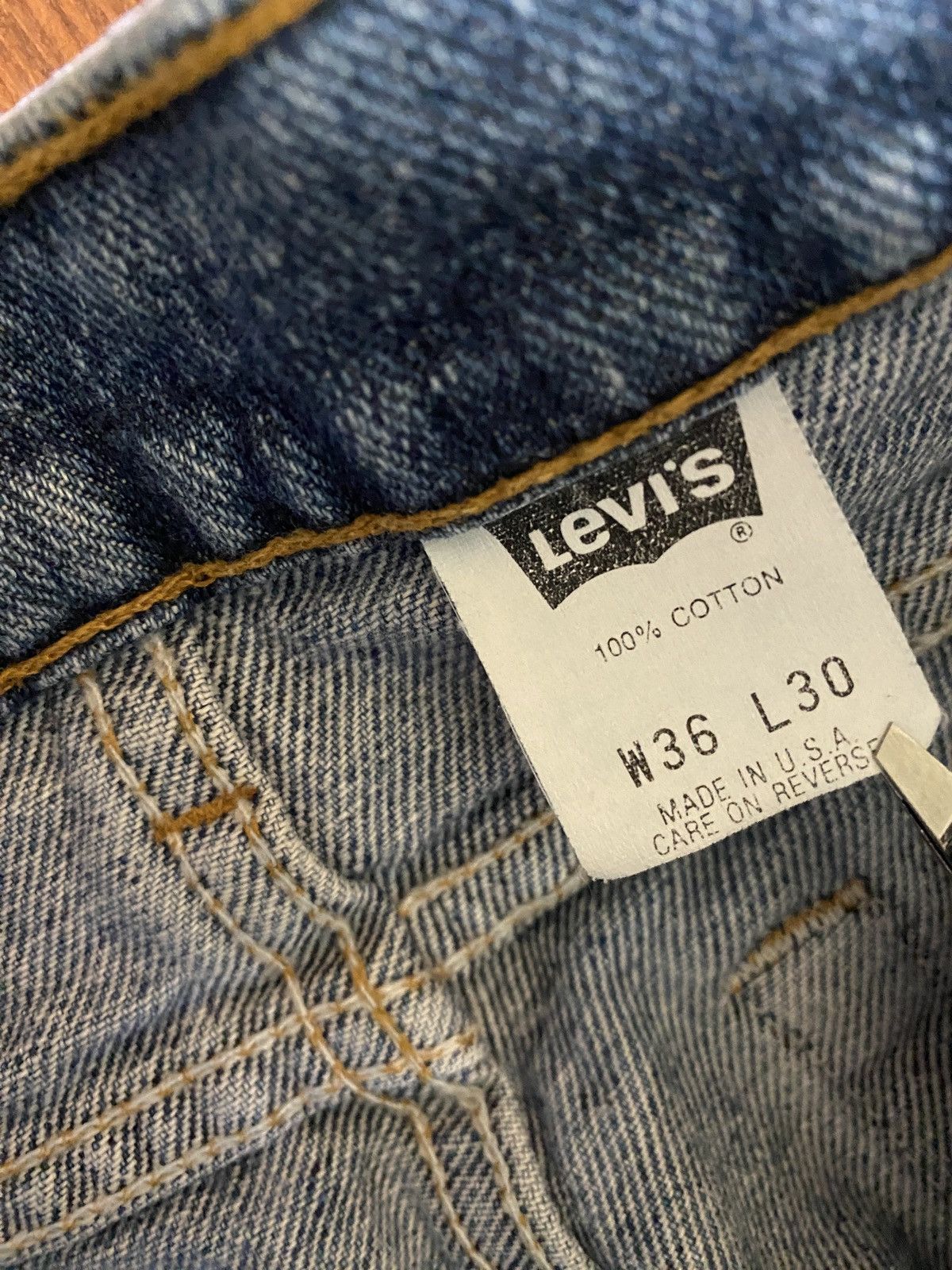 Levi's Vintage 1993 Levi’s 550 Relaxed Fit Blue Denim Jean 35x30 Size US 35 - 20 Thumbnail