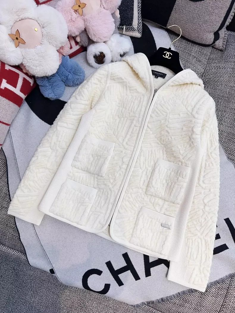 Chanel Chanel Beige full-printed logo long-sleeved jacket Size XXS / US 00 / IT 34 - 3 Thumbnail