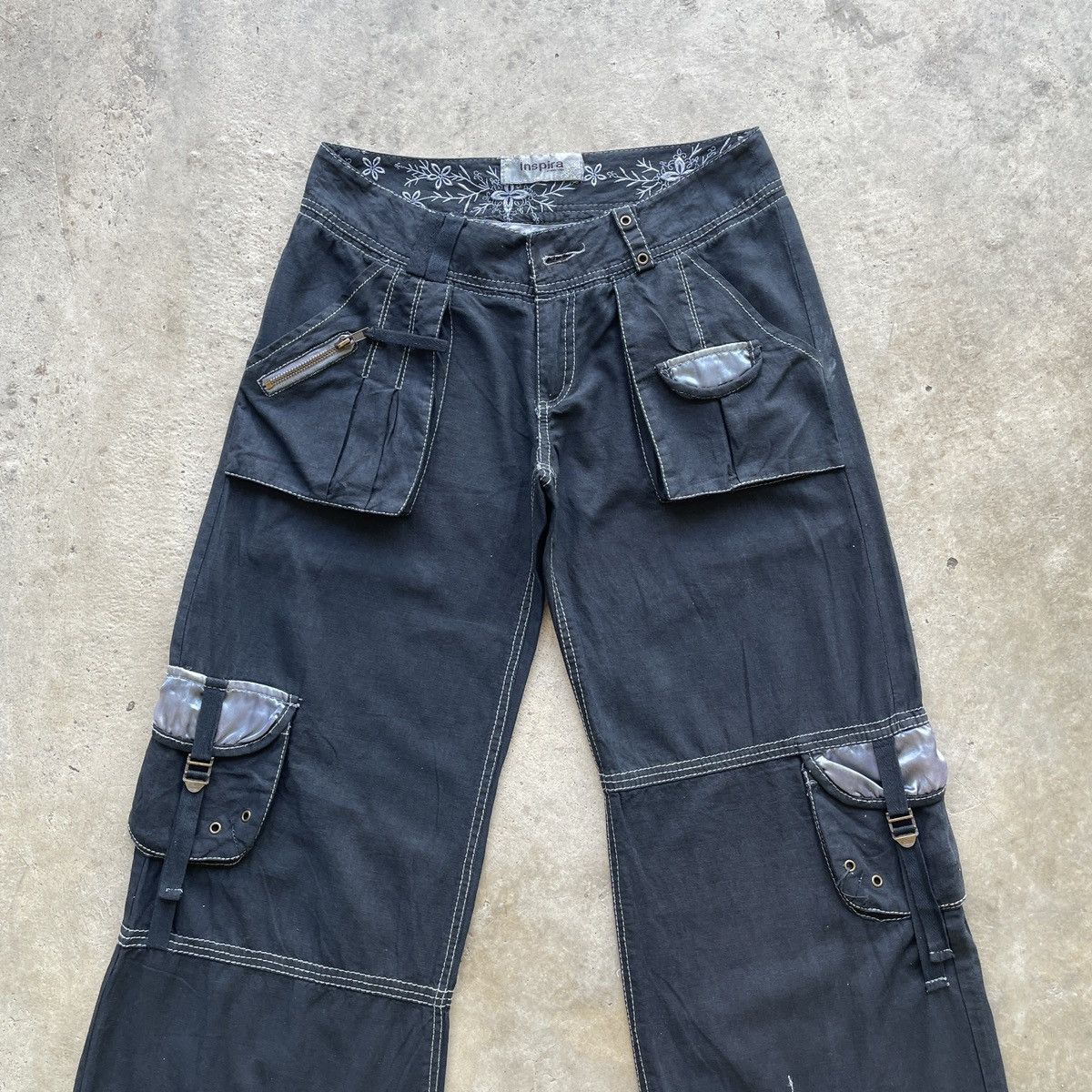 Japanese Brand Vintage Japanese Black Cargo Baggy Pants Tactical W30 Size US 30 / EU 46 - 3 Thumbnail
