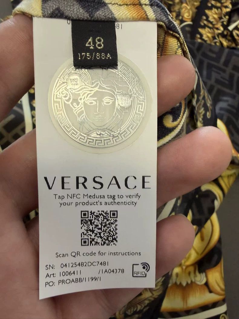 Versace Versace Co-branded mulberry silk shirt Size US M / EU 48-50 / 2 - 4 Thumbnail