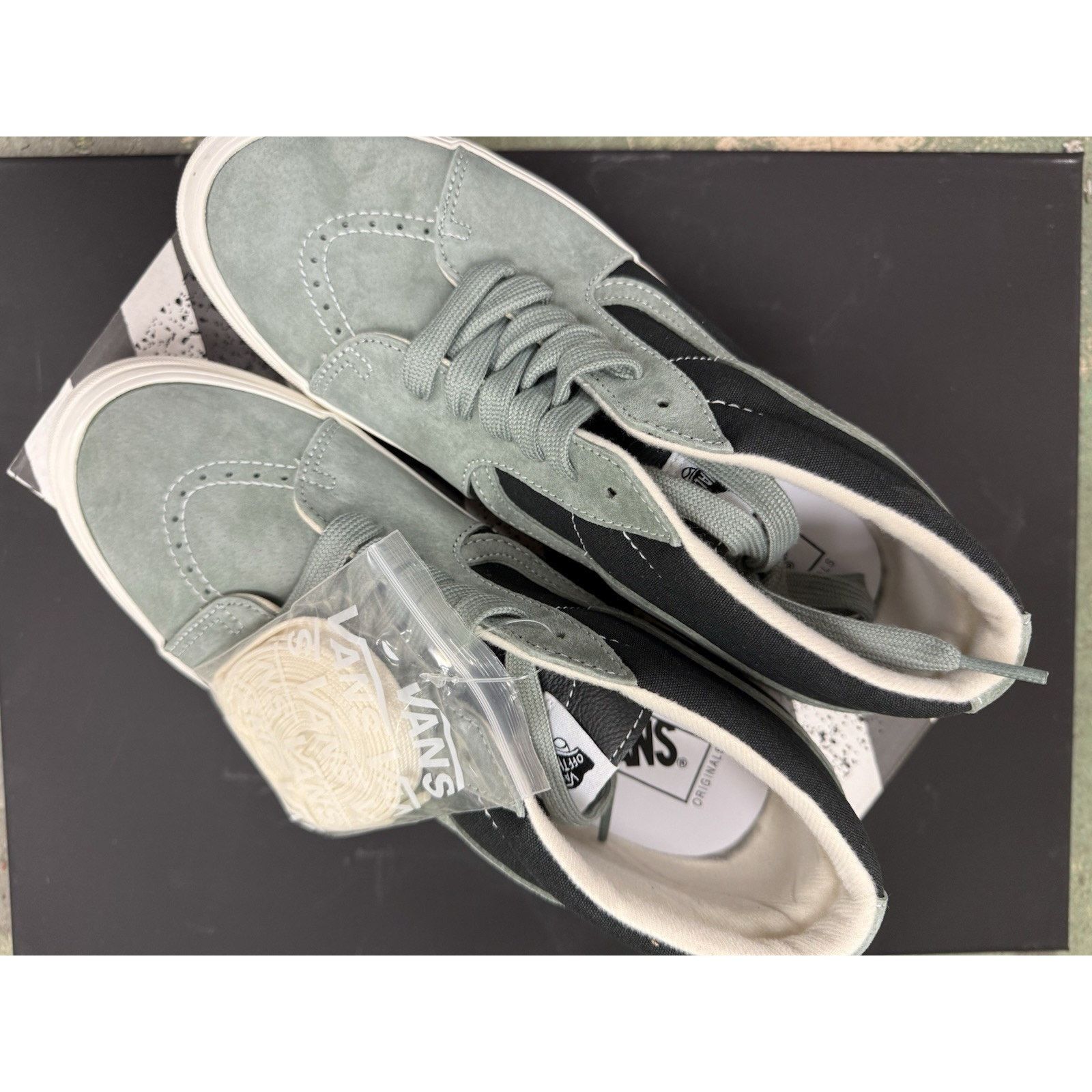 Vans Vans OG Sk8-Mid Lx Tri-Tone Shadow Sz 8.5 M 10 W Brand NWB Size US 7.5 / EU 40-41 - 1 Thumbnail