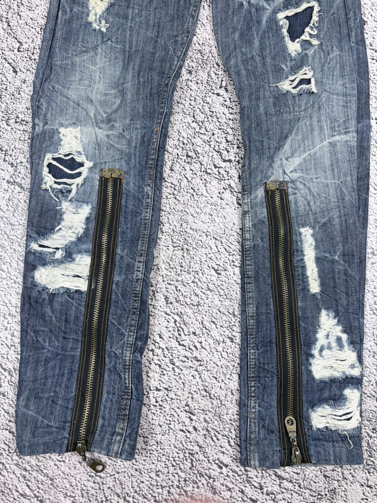 Archive Dsquared2 Custom Distressed Front Zipper Jeans