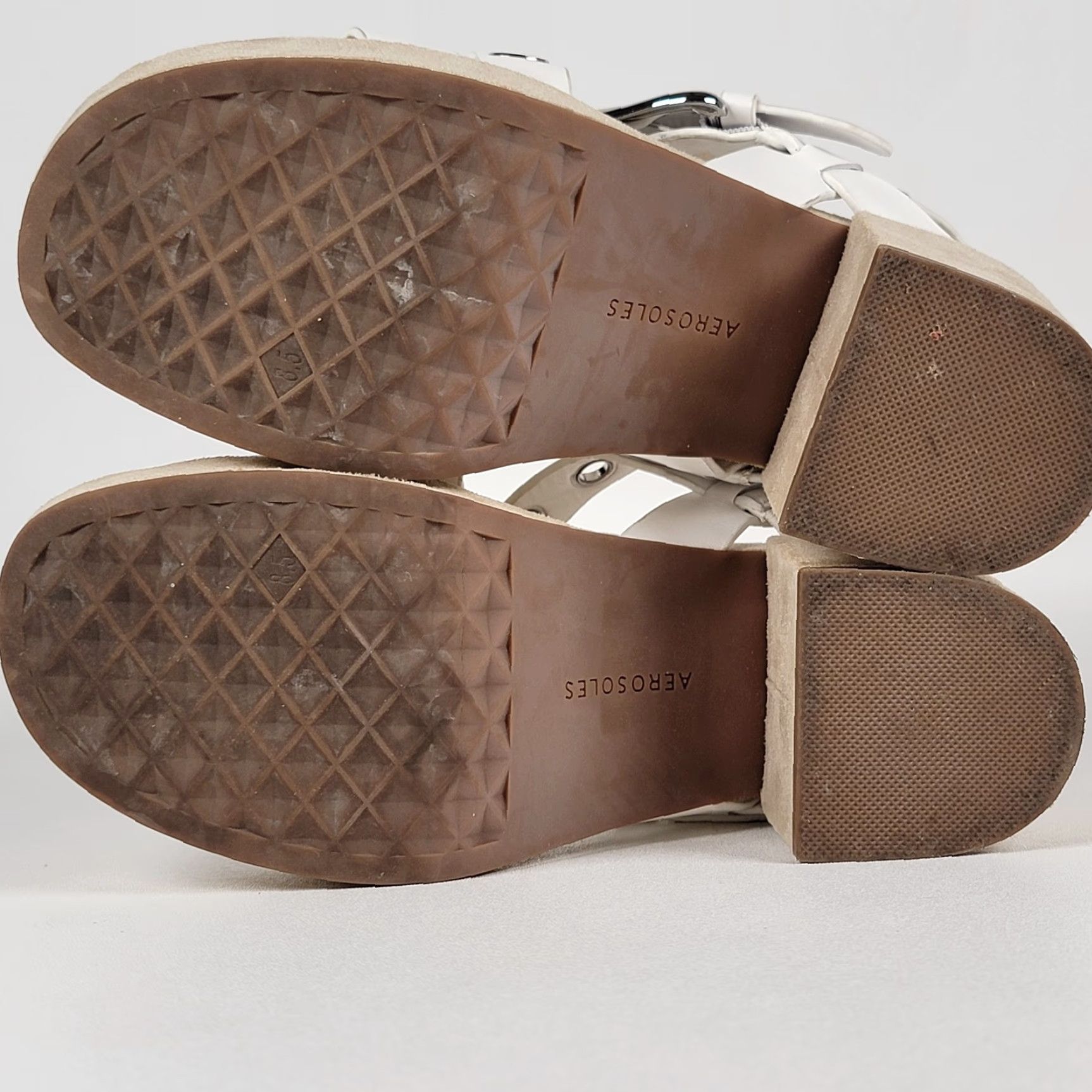 Vintage Aerosoles Sandal Women's White/Metal Ring Accents Cleveland Heeled Buckle 8.5 Strappy Leather Casual Women's Size 8.5 Size US 9 / IT 39 - 7 Thumbnail
