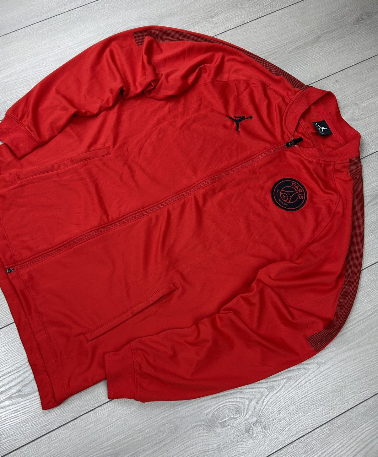 Jordan Brand Jordan Paris Saint Germain Long Sleeve Red bomber size M Size US M / EU 48-50 / 2 - 2 Thumbnail