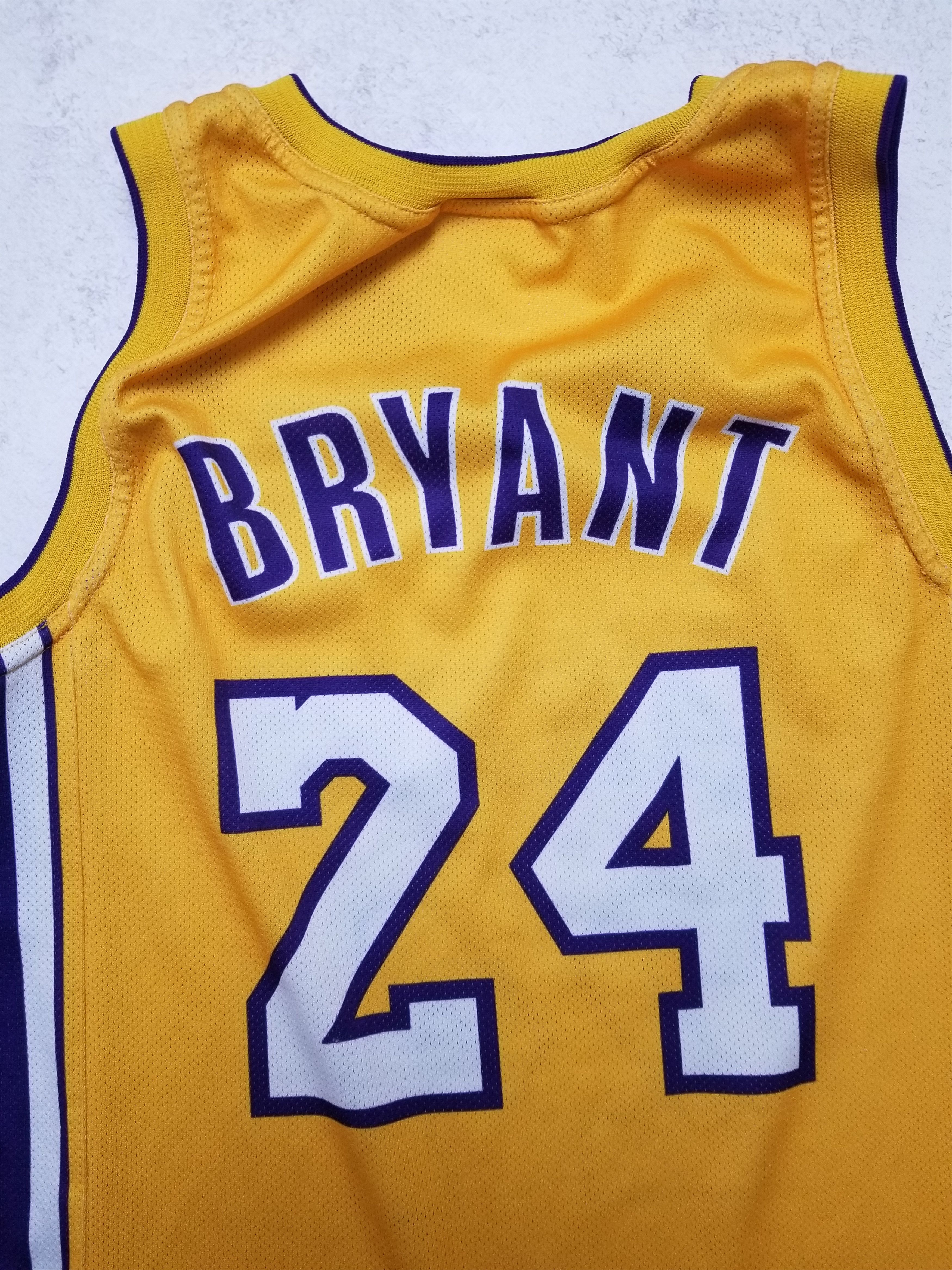 Champion KOBE BRYANT #24 LOS ANGELES LAKERS BASKETBALL NBA JERSEY Size US S / EU 44-46 / 1 - 3 Thumbnail