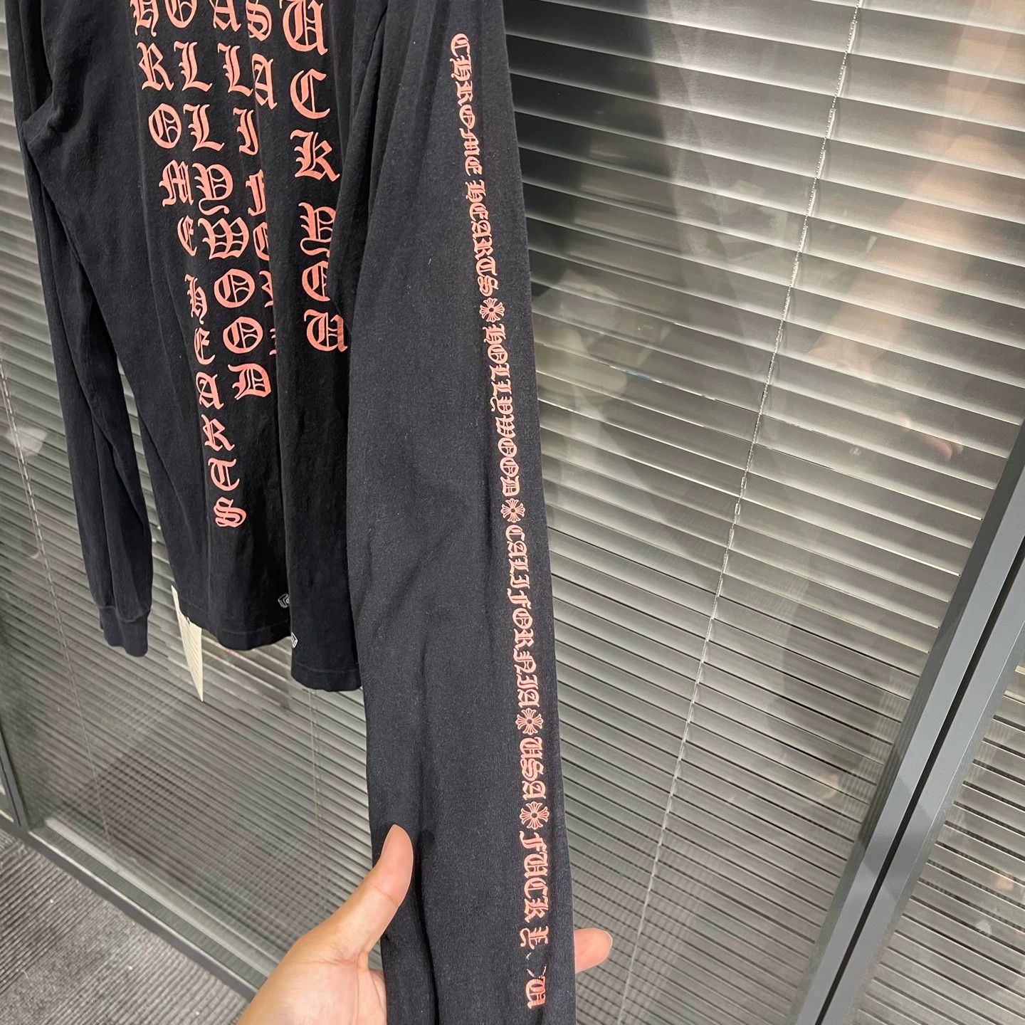 Chrome Hearts Chrome Hearts Red Sanskrit Back Print Long Sleeve M 95 New Size US M / EU 48-50 / 2 - 6 Thumbnail