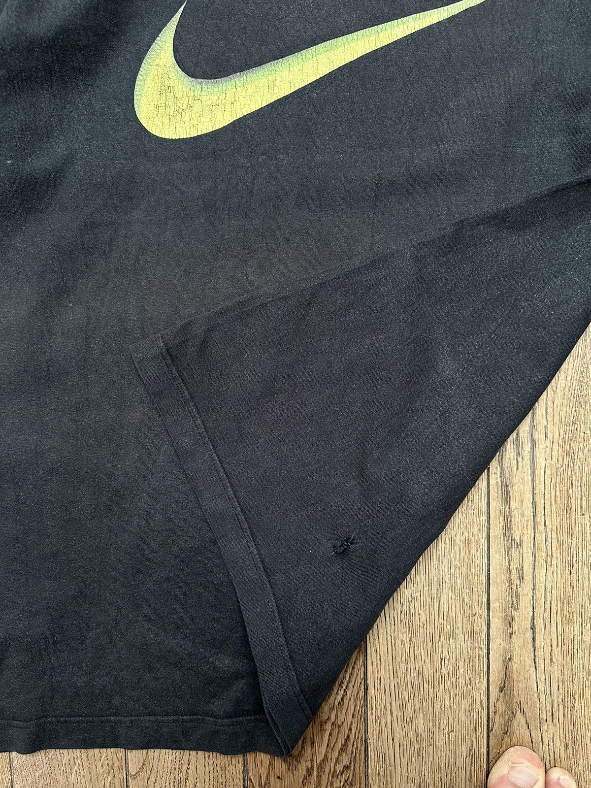 Nike × Vintage Vintage Nike Neon Green Big Swoosh Crashed Faded Tee Y2K Size US L / EU 52-54 / 3 - 7 Thumbnail