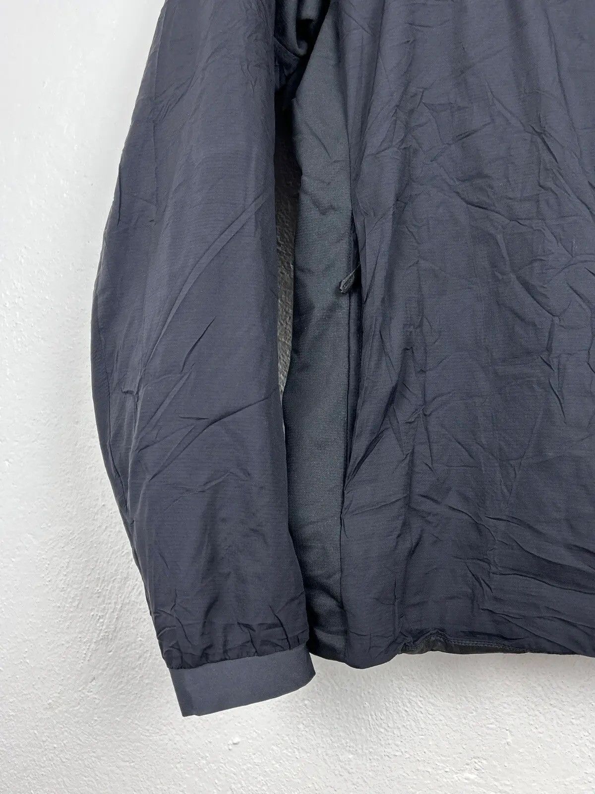 Arc'teryx Arc'Teryx Atom LT Jacket Women's Outdoor In Black Size L / US 10 / IT 46 - 5 Thumbnail