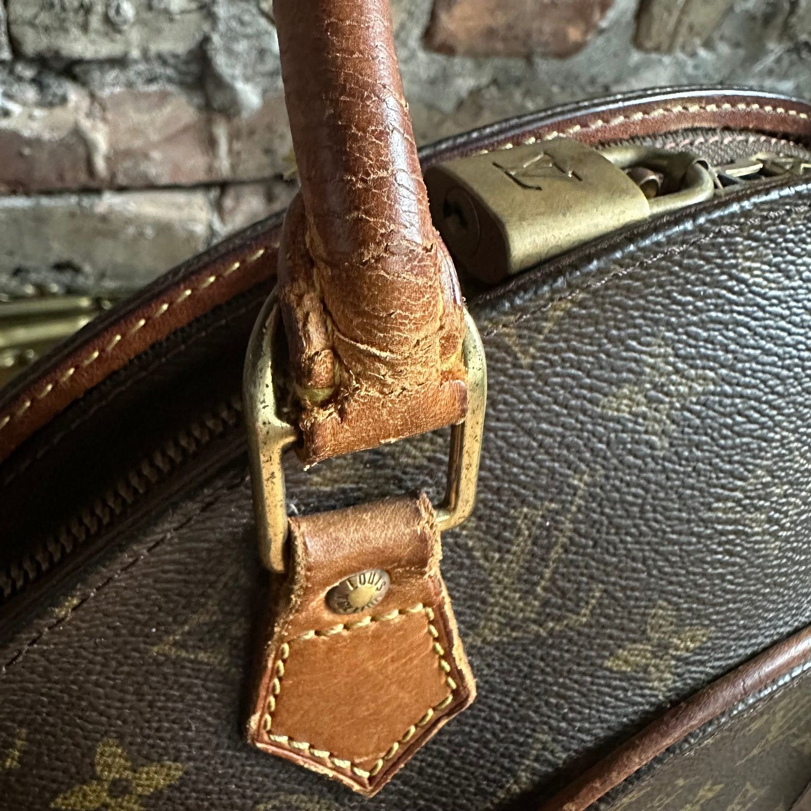 Louis Vuitton Vintage Louis Vuitton 1997 Monogram Ellipse PM Bag Size ONE SIZE - 10 Thumbnail