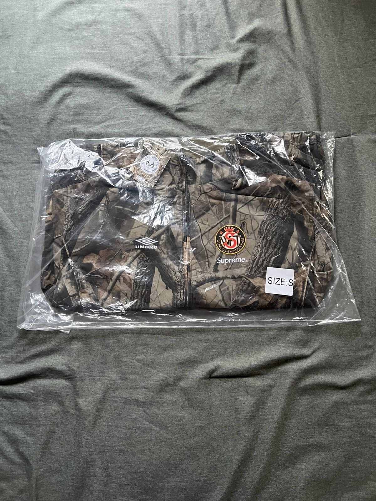 Supreme × Umbro Supreme Umbro Cotton Ripstop Track Jacket Camo Size Small Size US S / EU 44-46 / 1 - 1 Thumbnail