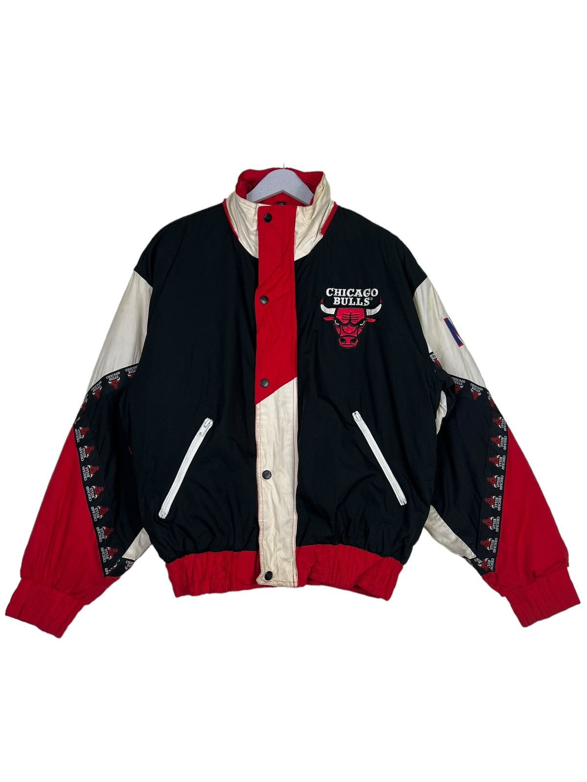 🔥 ARCHIVES VINTAGE CHICAGO BULLS PRO PLAYER BY DANIEL YOUNG