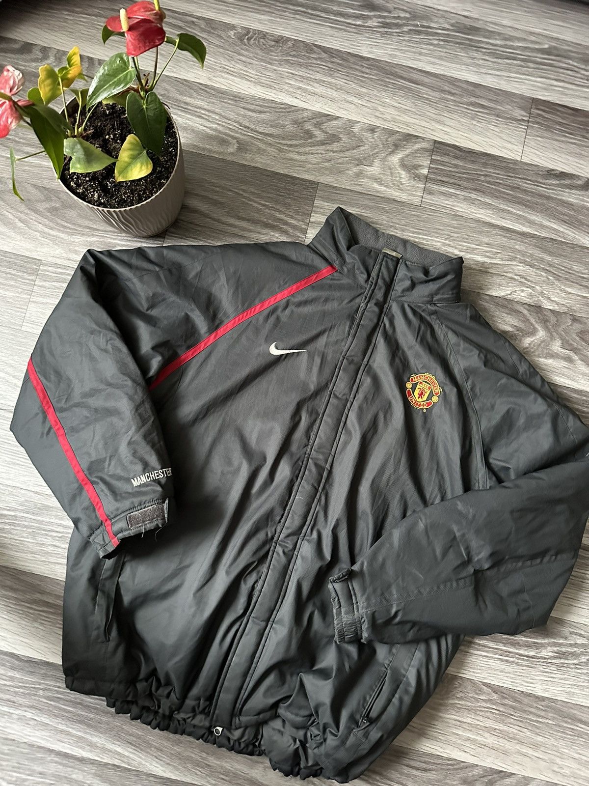 Nike Nike Manchester United Vintage 90s Puffer Jacket size XL Size US XL / EU 56 / 4 - 1 Thumbnail