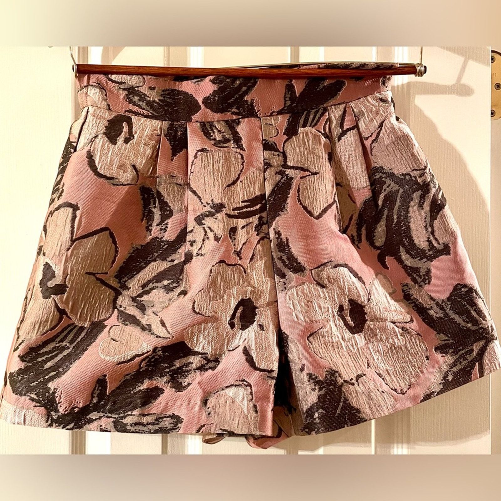 Hutch Hutch Pink and Brown Floral High Waist Shorts Size 27" / US 4 / IT 40 - 1 Thumbnail