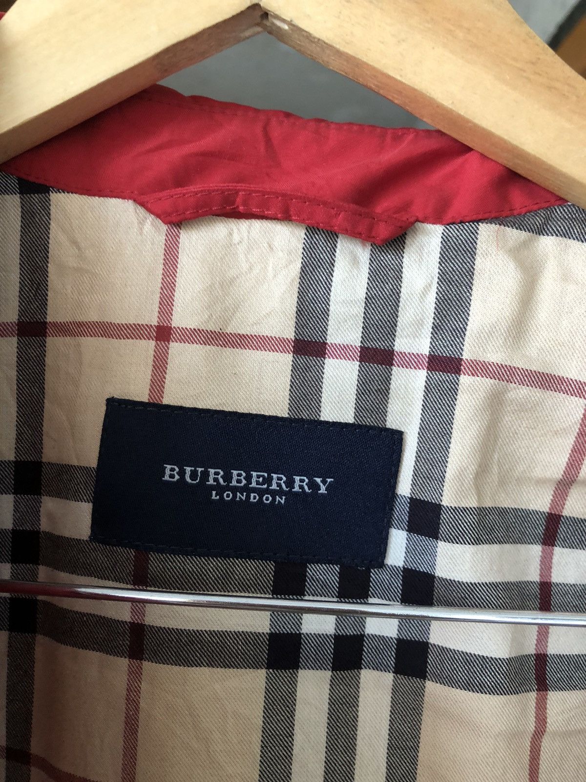 Burberry Vintage 90s Burberry Light Puffer Jacket Size XS / US 0-2 / IT 36-38 - 12 Thumbnail
