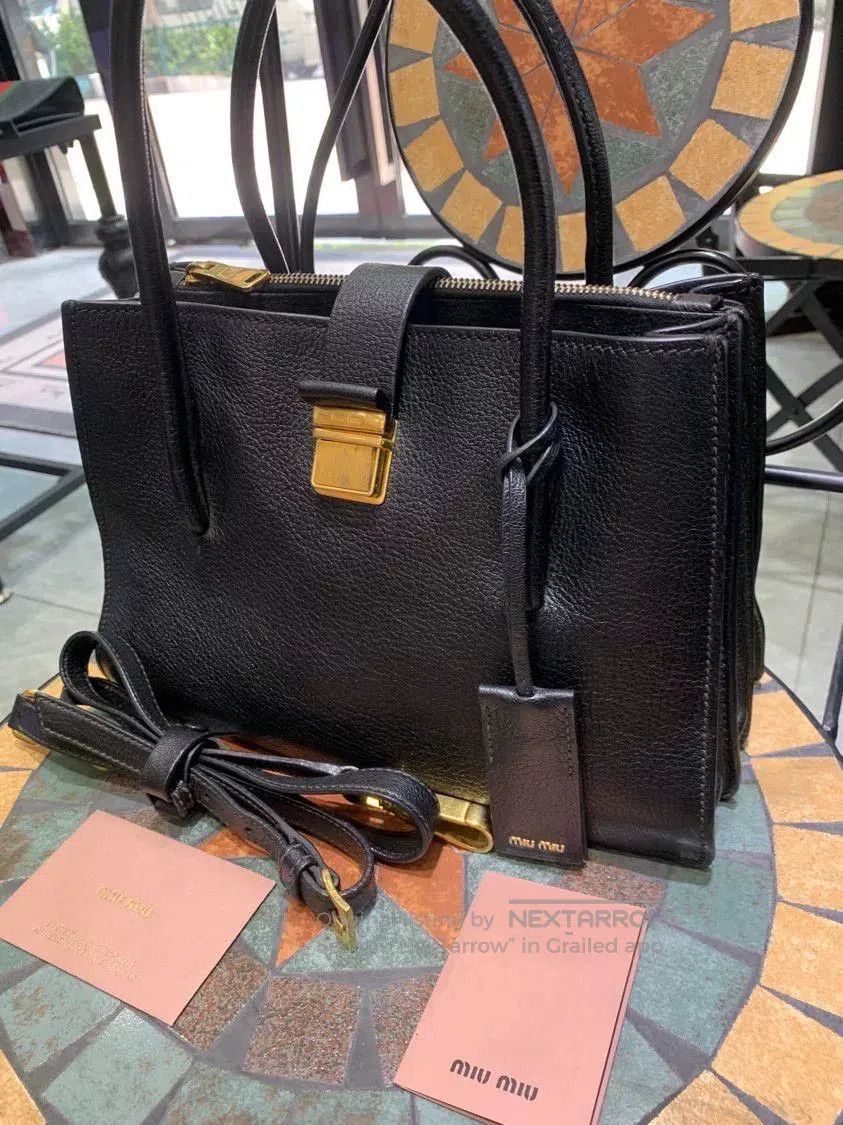 Miu Miu Miu Miu Classic Black Leather Accordion Bag. Size ONE SIZE - 3 Thumbnail
