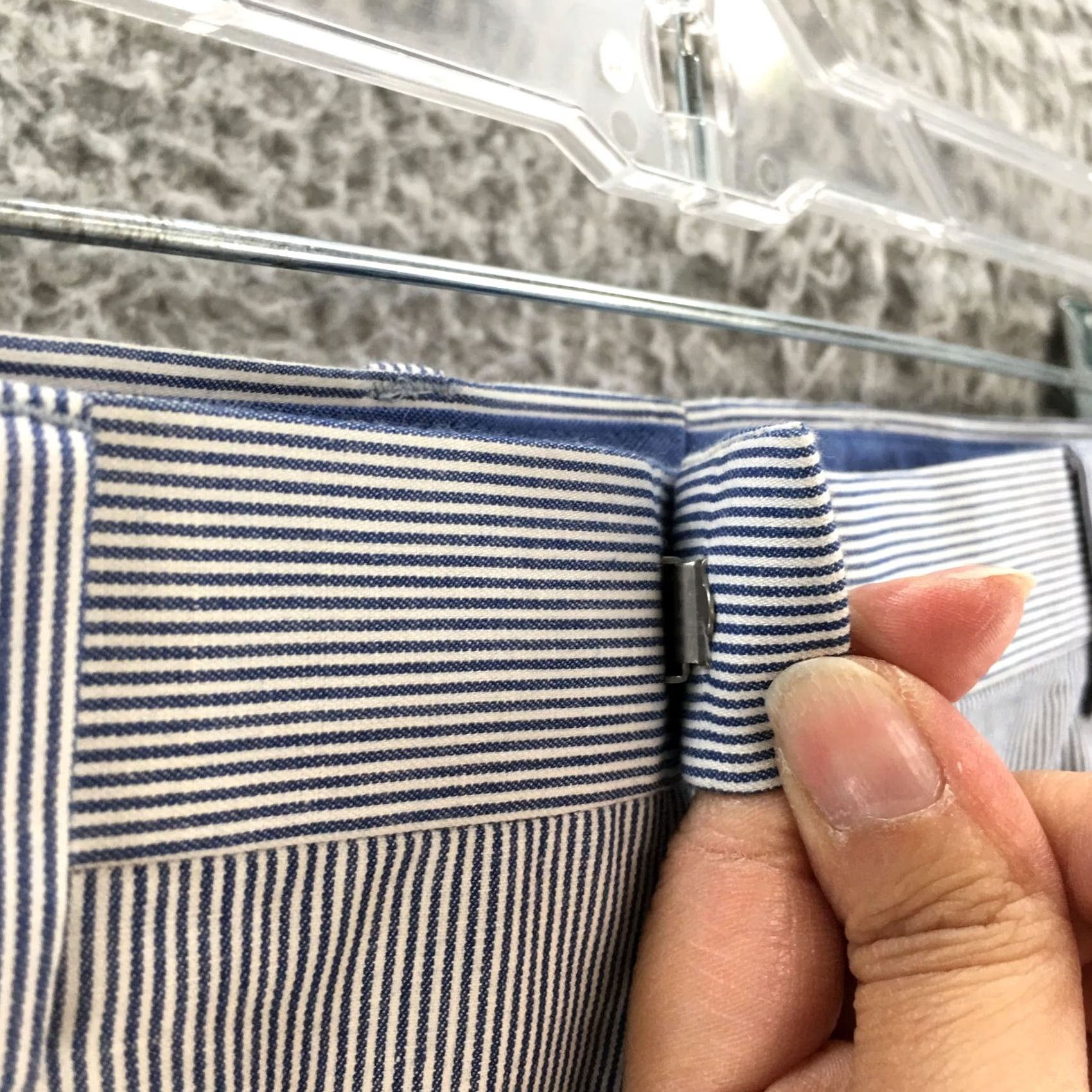 Banana Republic Banana Republic Dress Pants Slim Knit Trousers Womens 34/32 Blue Striped Straight Front Pockets Classic Casual Knit? Size 24" / US 00 / IT 34 - 5 Thumbnail