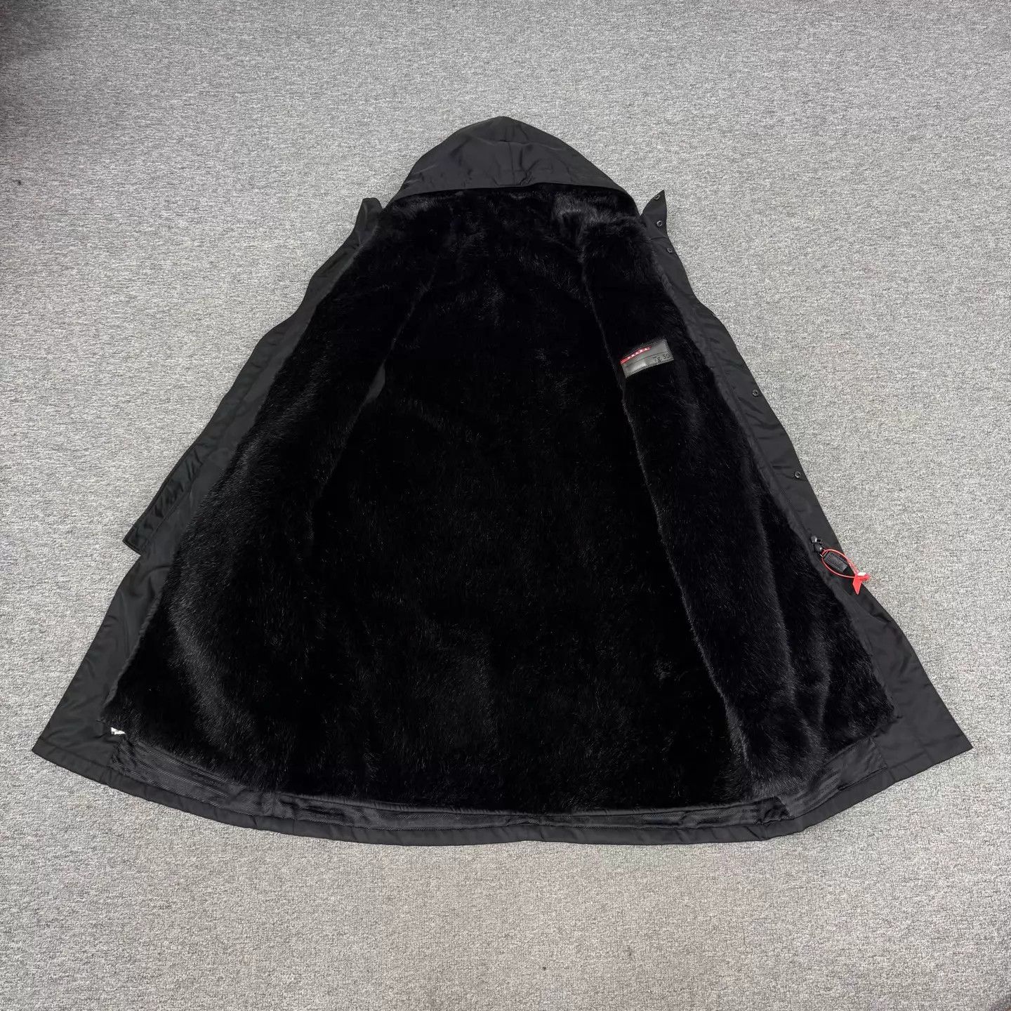 Prada Prada Black Long Hooded Parka Fleece-Lined Removable 50 Size US M / EU 48-50 / 2 - 2 Thumbnail