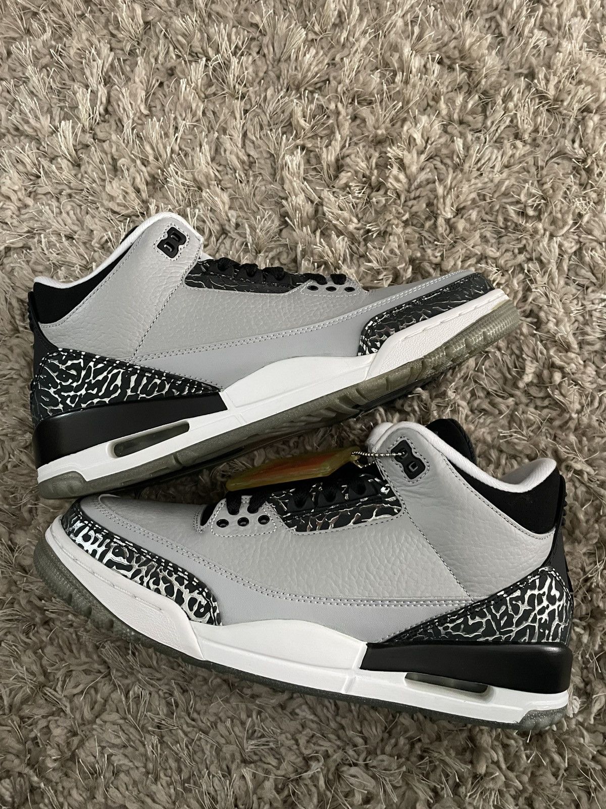 Jordan Brand Jordan 3 Wolf Grey Size US 8.5 / EU 41-42 - 2 Thumbnail