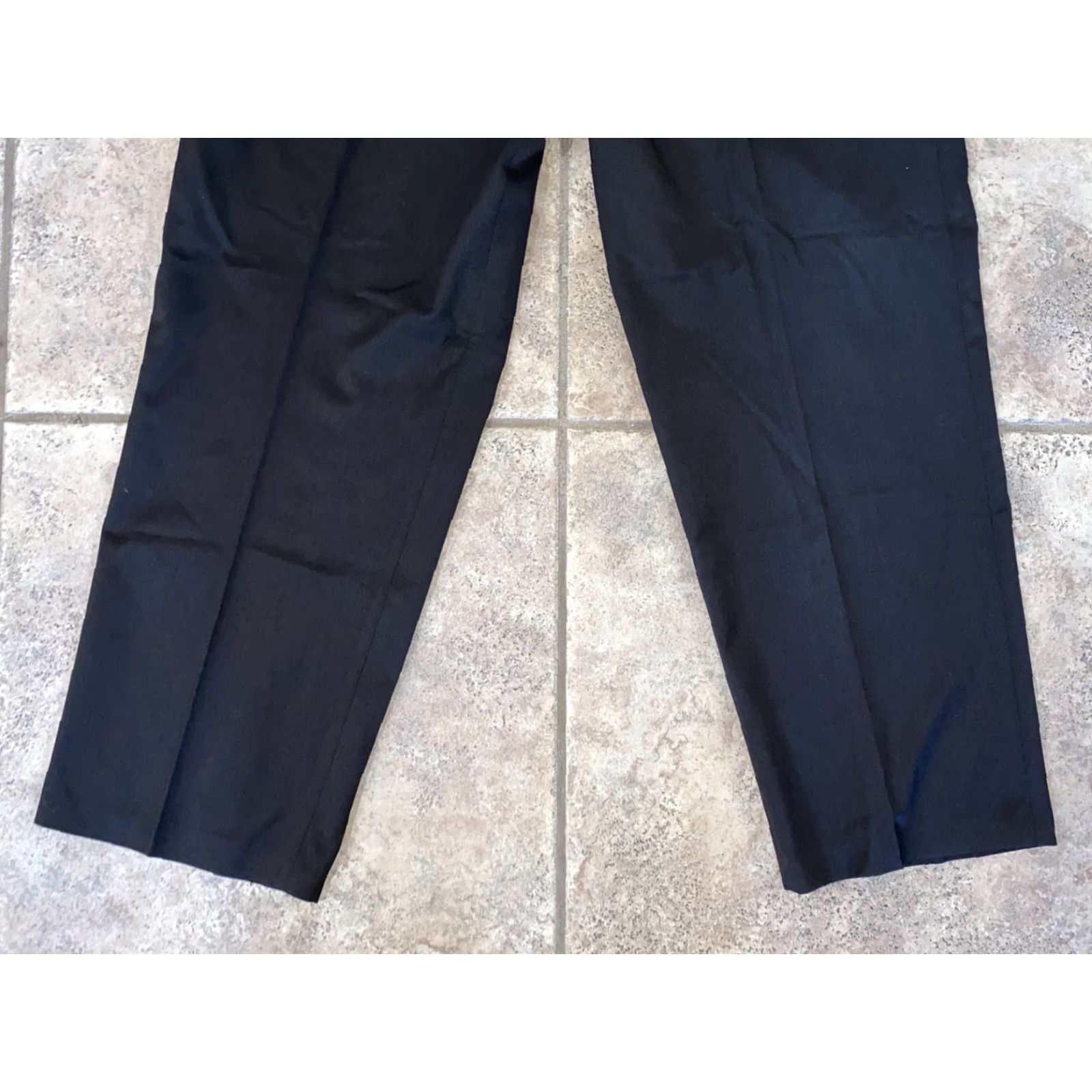 Dockers DOCKERS Innovations Mens Black Pleated Dress Pants Size 40 X 30 NWT Pants Mens Regular 30 Inseam Black Dress Pants Size US 40 / EU 56 - 3 Thumbnail