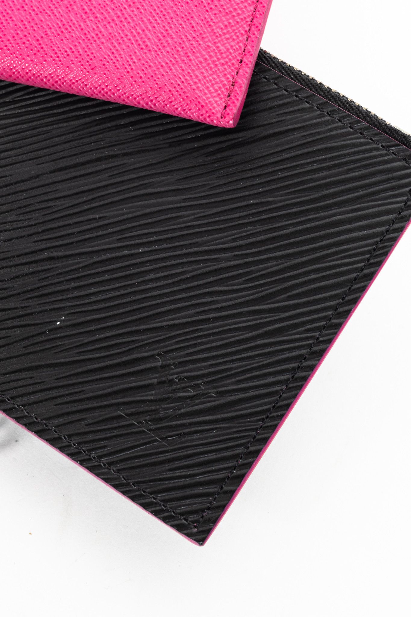 Louis Vuitton Louis Vuitton Felicie Noir & Fuchsia Epi Leather Pochette Size ONE SIZE - 13 Thumbnail