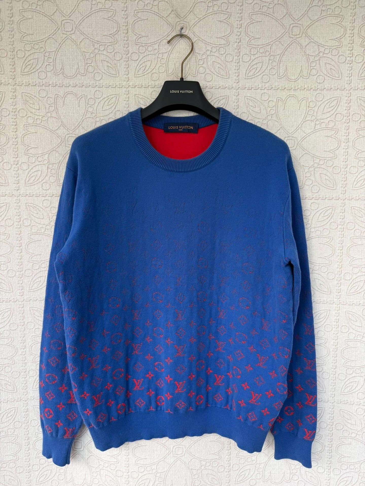 Louis Vuitton louis vuitton blue and red gradient sweater Size US S / EU 44-46 / 1 - 1 Thumbnail
